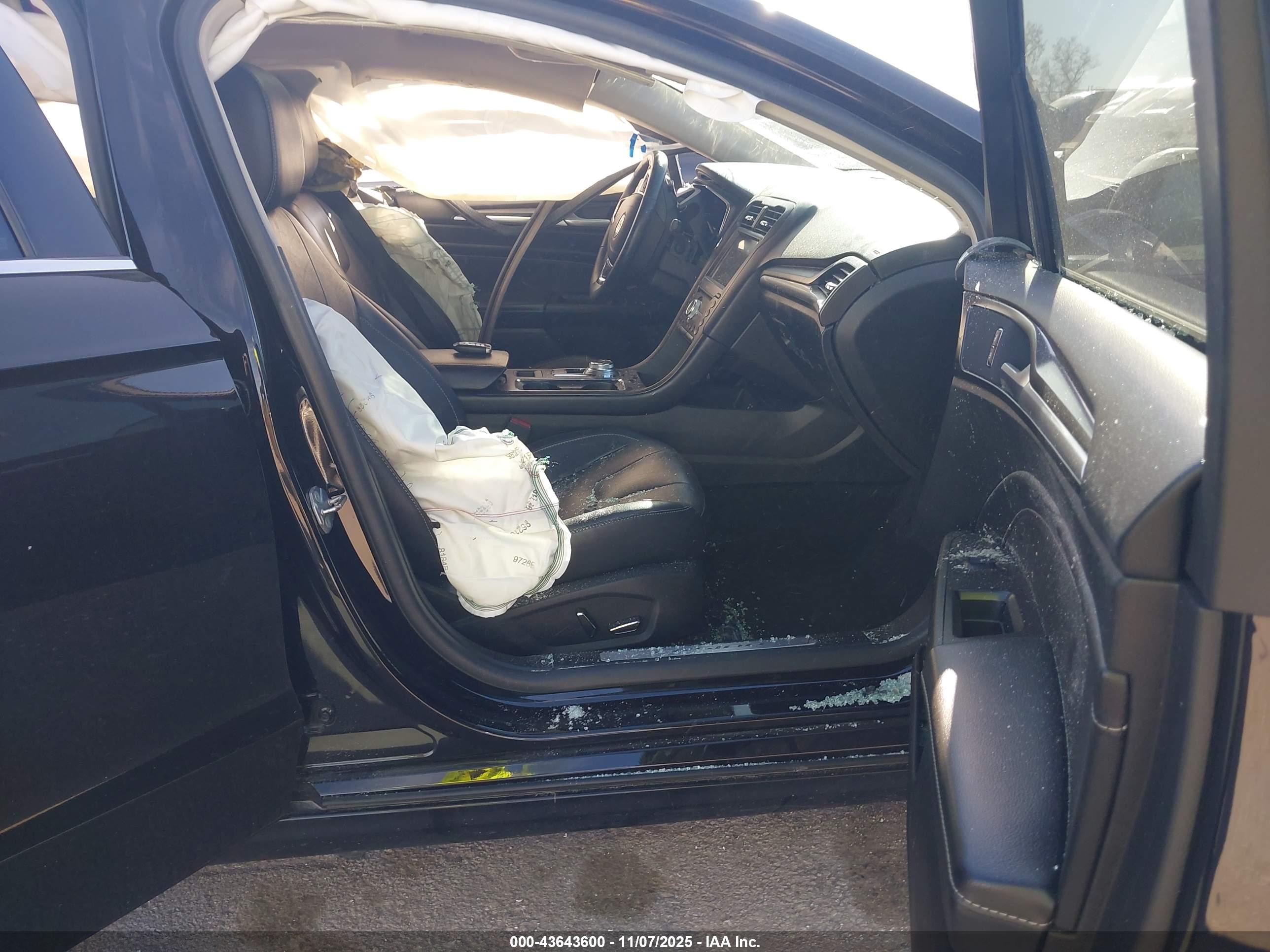 FORD FUSION image 5