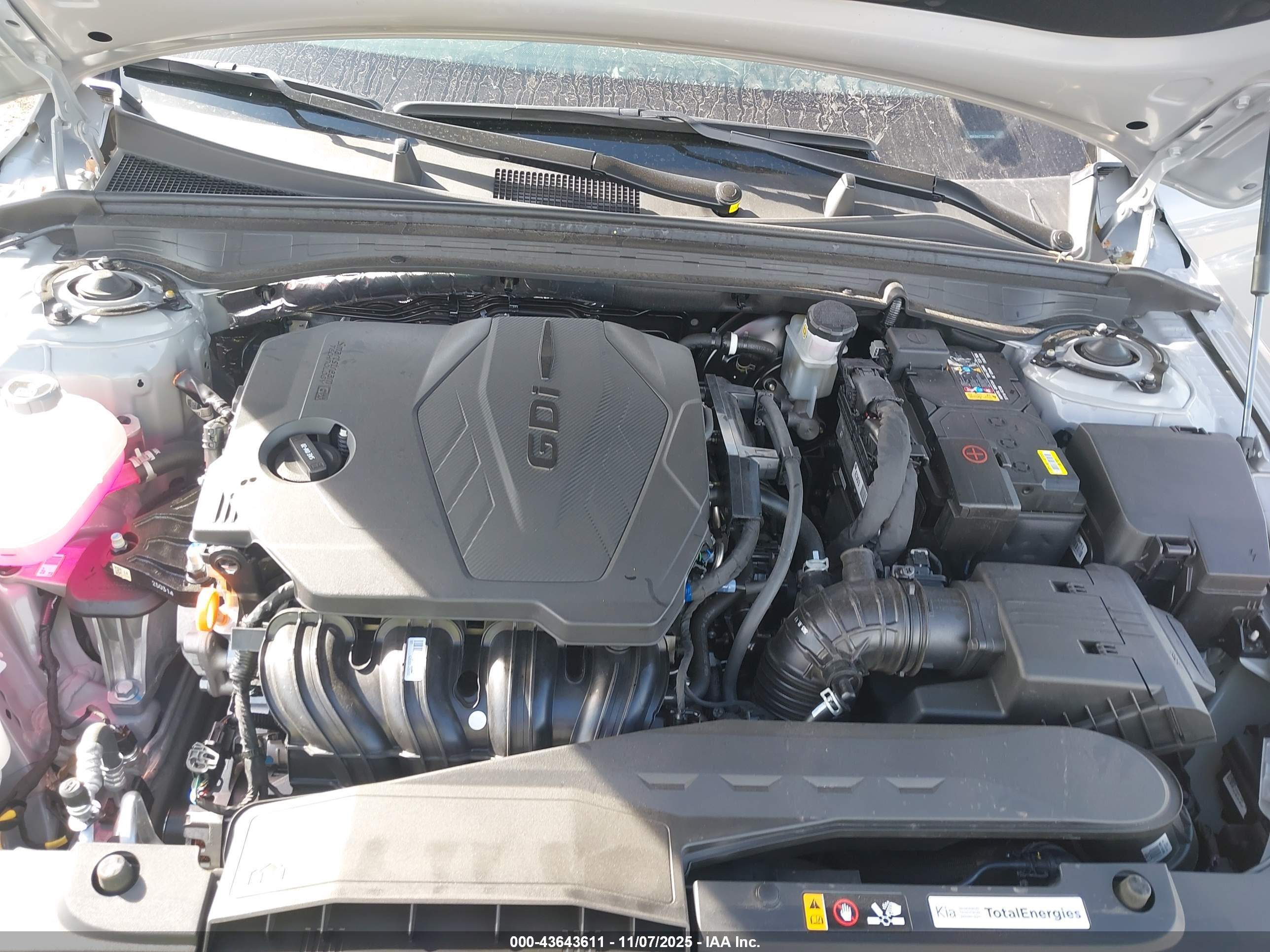 KIA K5 image 10