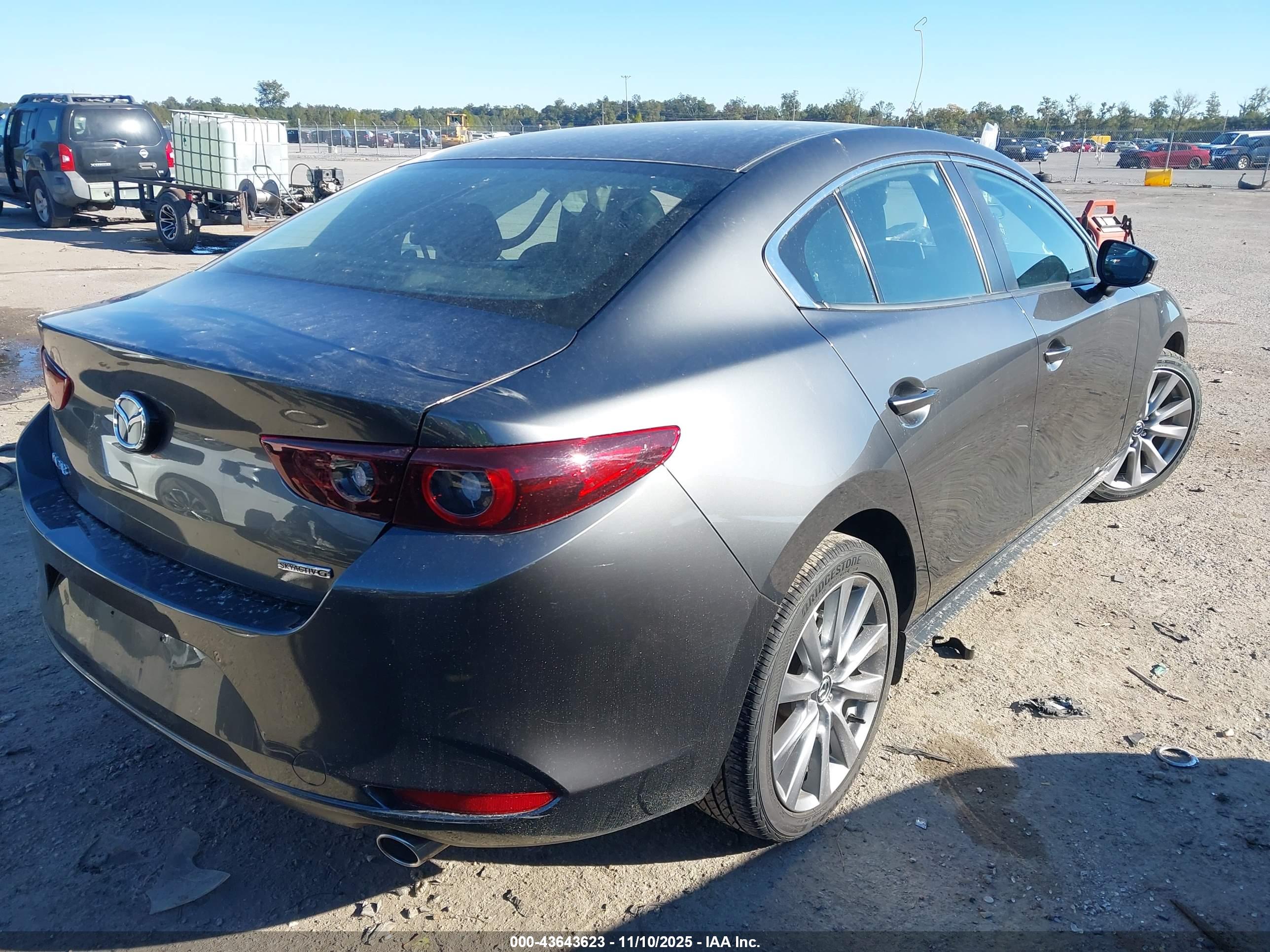 MAZDA MAZDA3 image 4