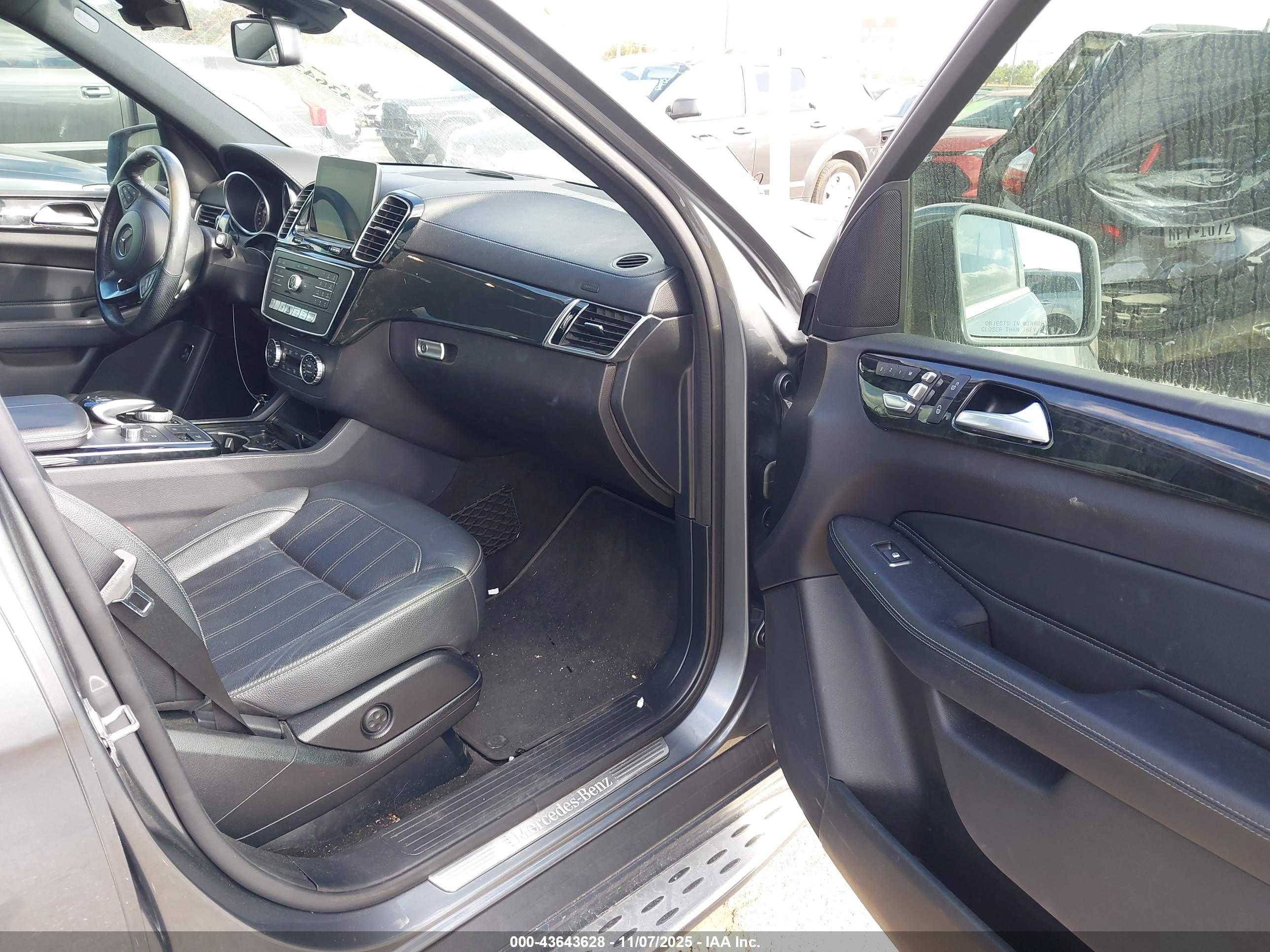 MERCEDES-BENZ GLS image 5