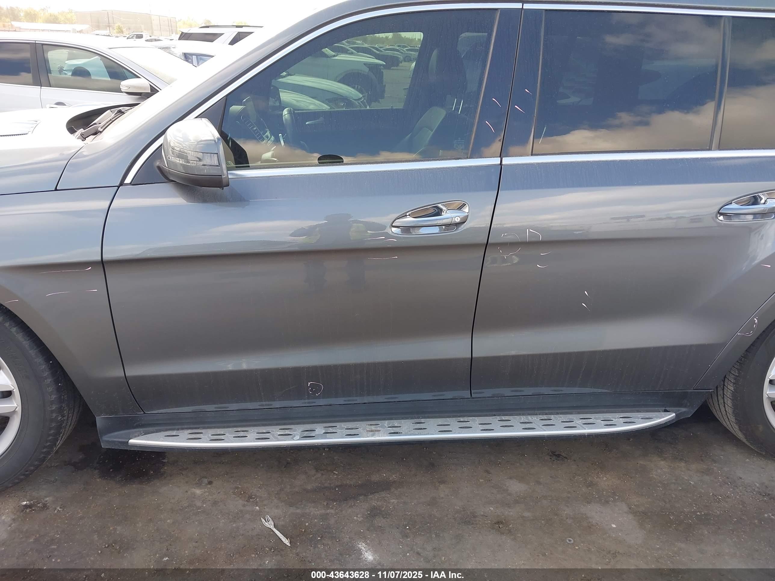 MERCEDES-BENZ GLS image 6