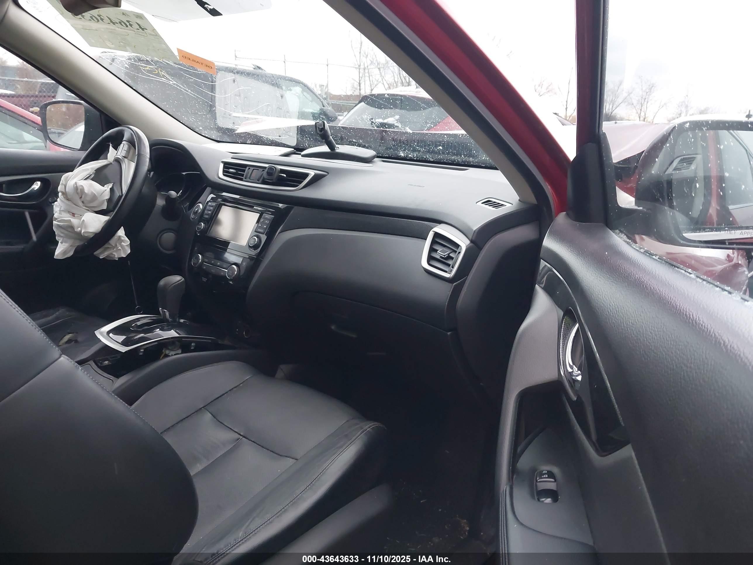 NISSAN ROGUE image 5