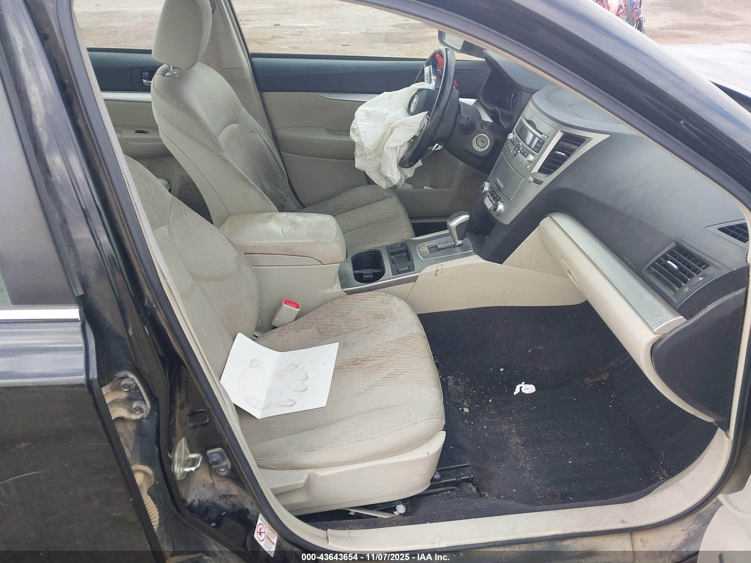 SUBARU LEGACY image 5