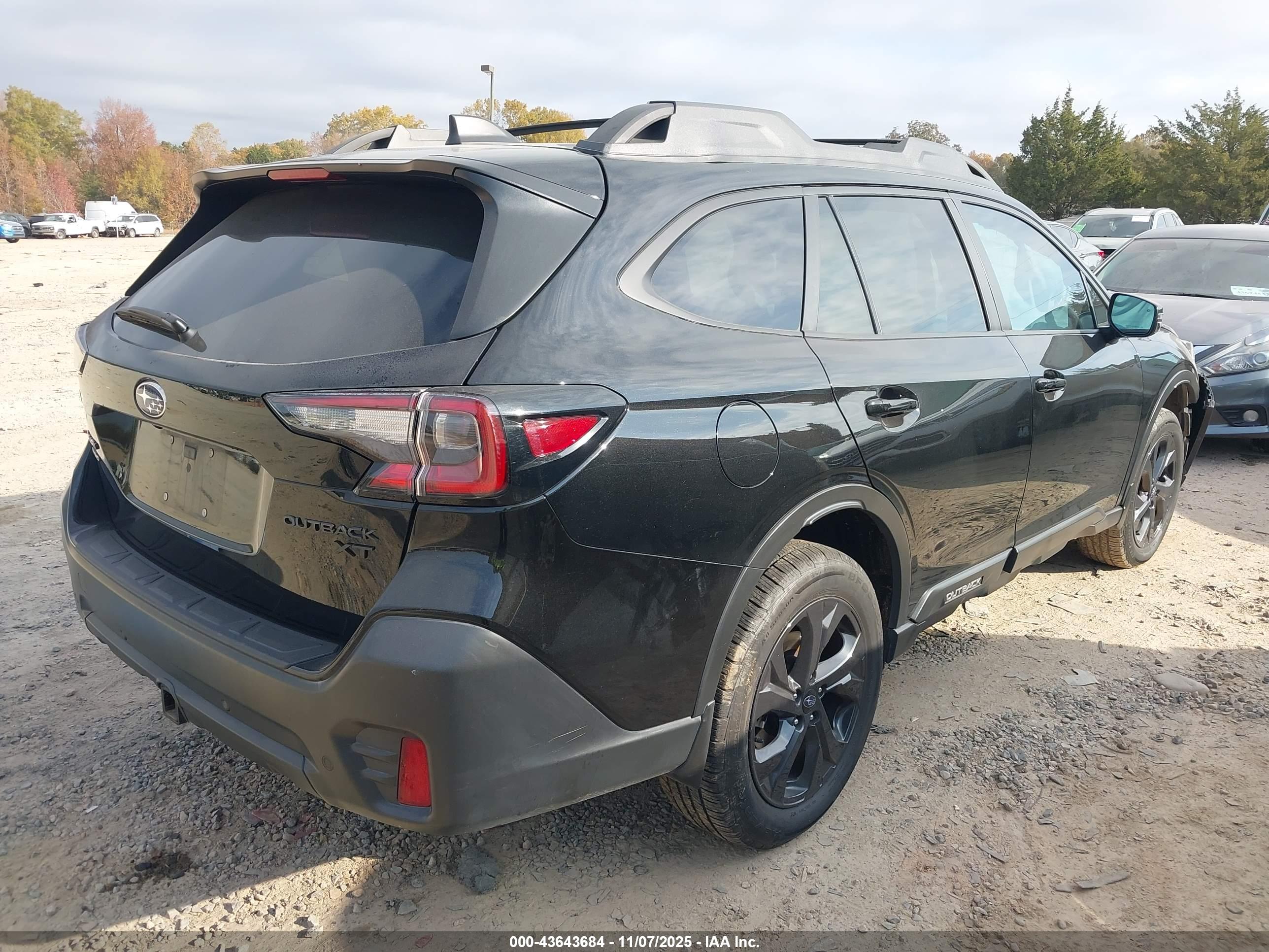 SUBARU OUTBACK image 4