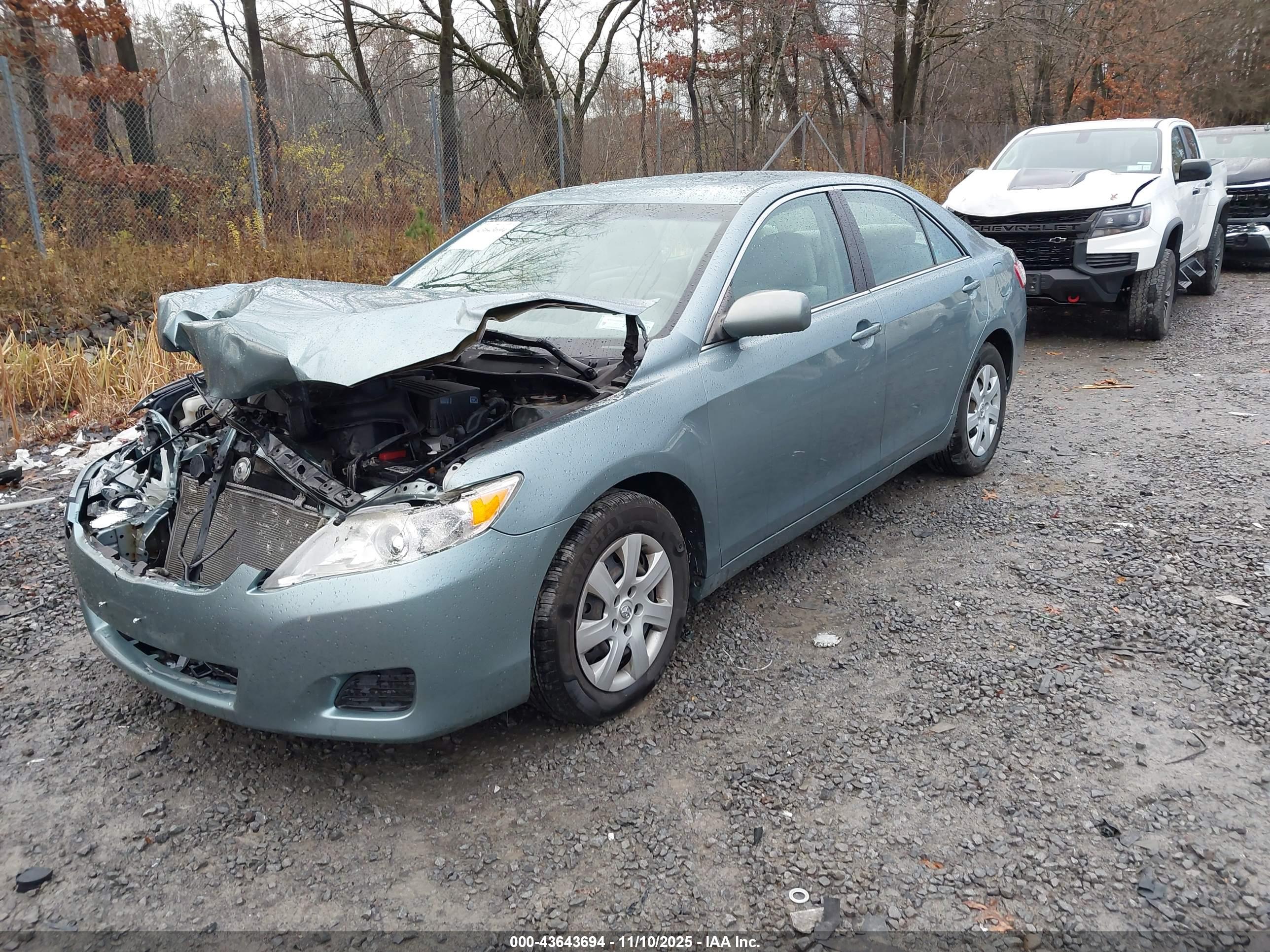 TOYOTA CAMRY image 2