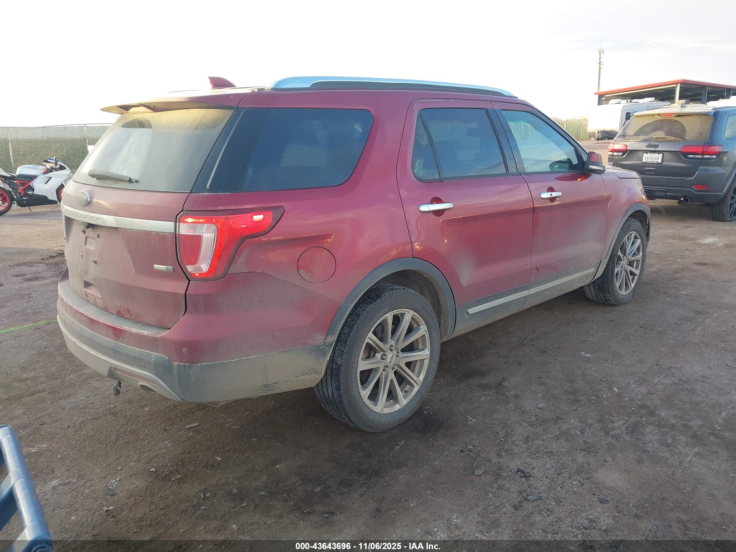 FORD EXPLORER image 4