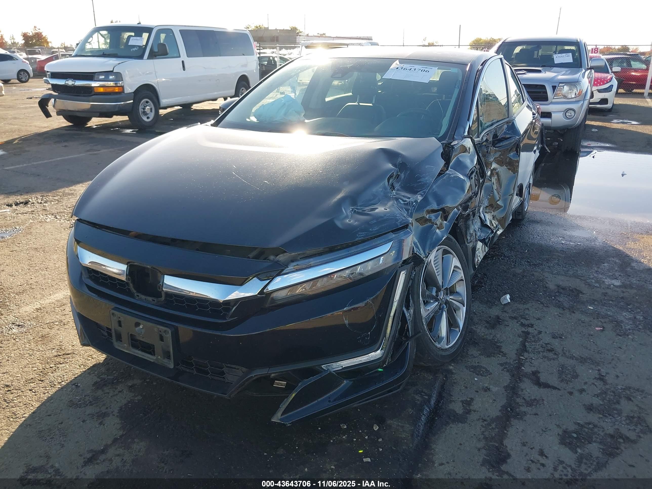 HONDA CLARITY image 2