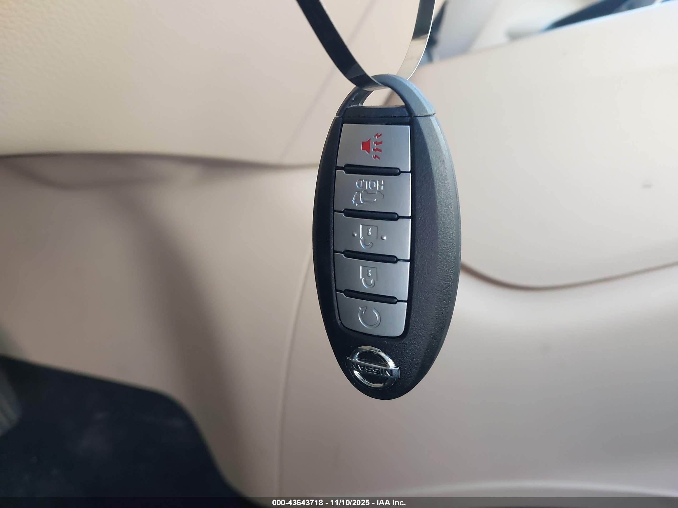NISSAN ROGUE image 11
