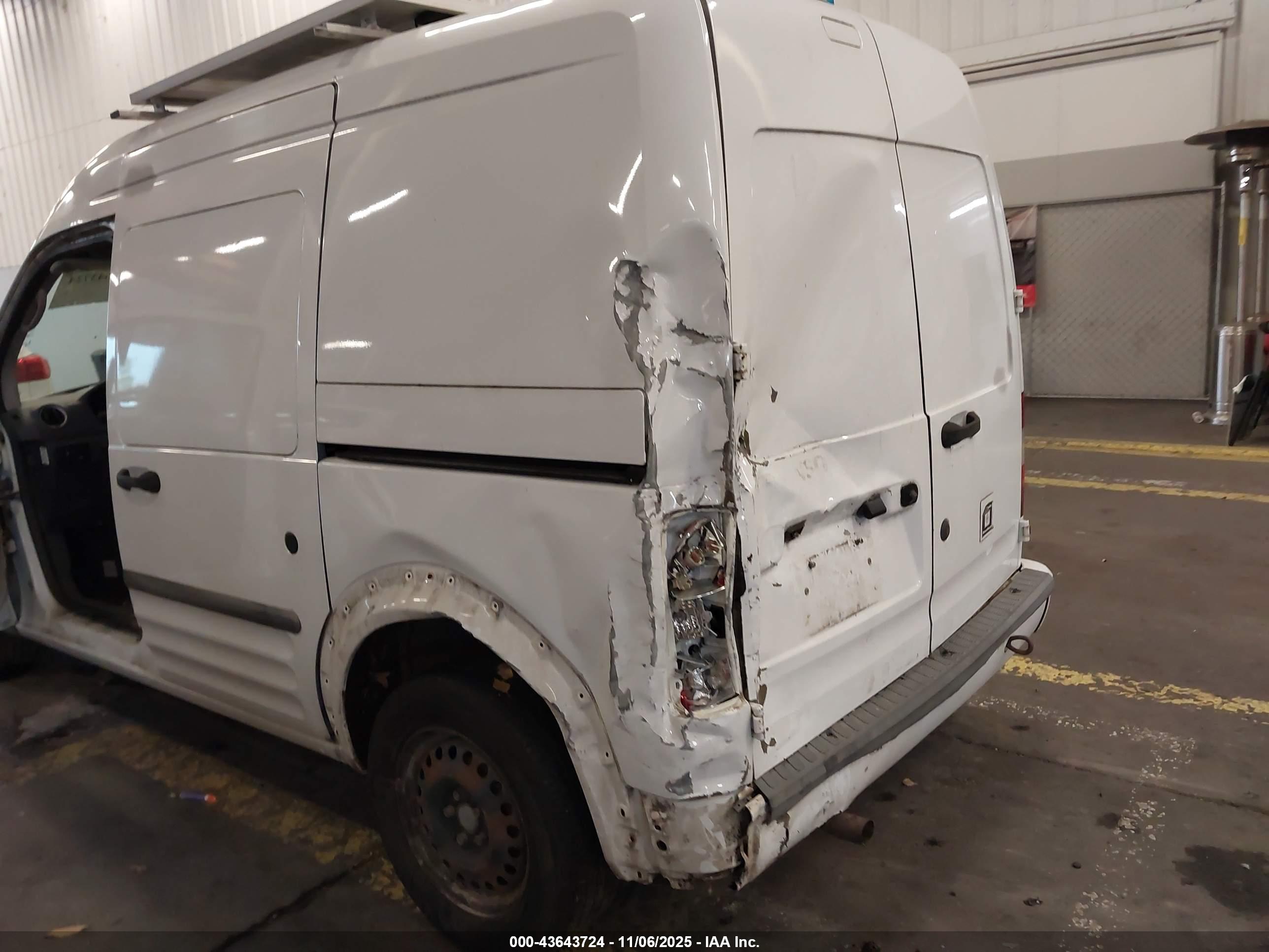 FORD TRANSIT image 6