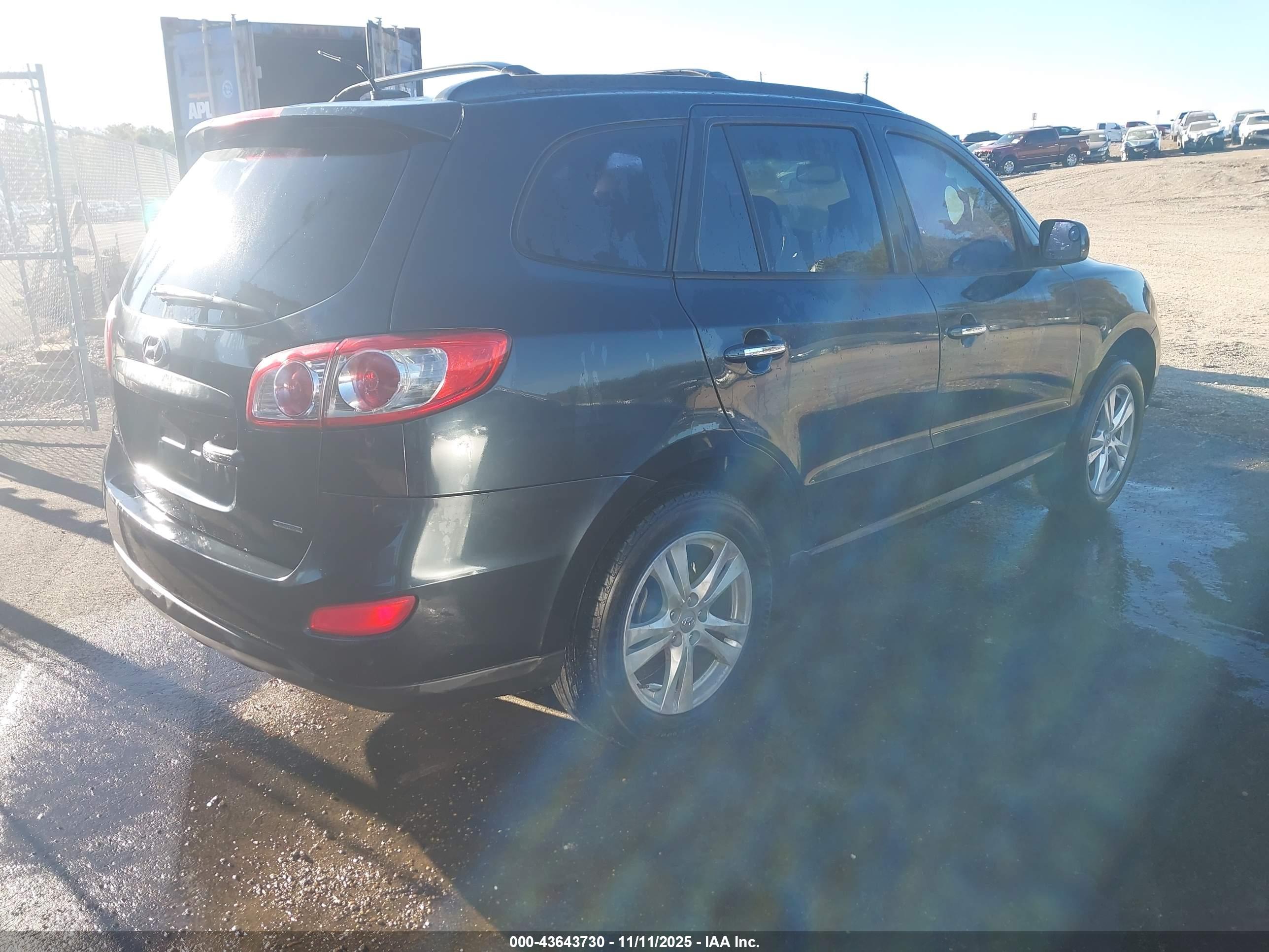 HYUNDAI SANTA image 4