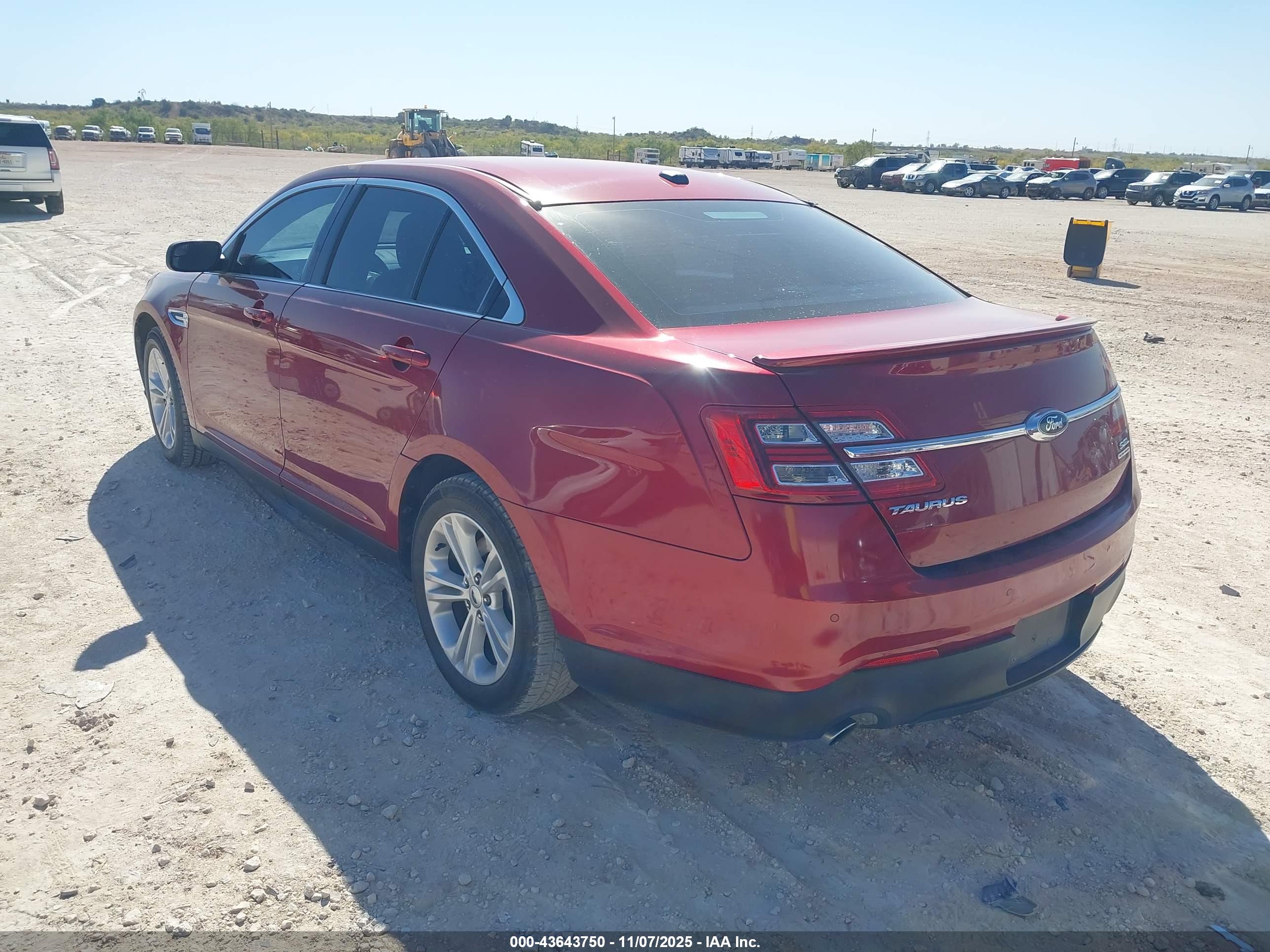 FORD TAURUS image 3