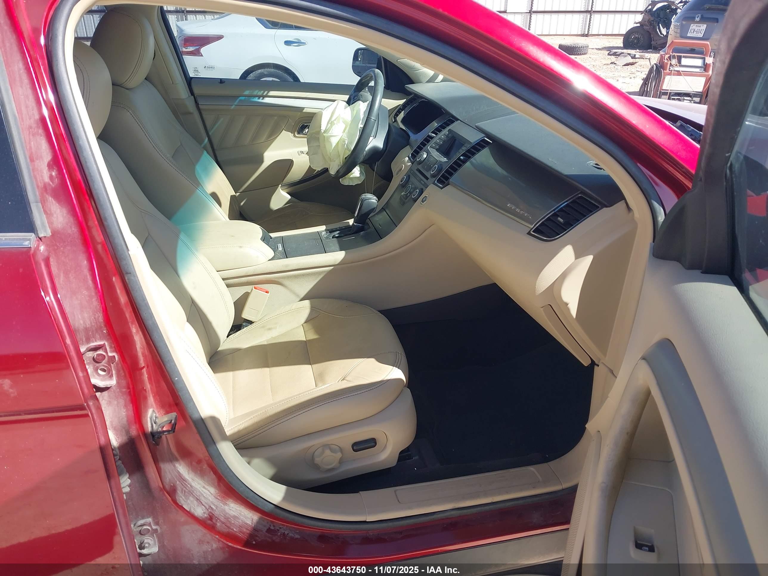 FORD TAURUS image 5