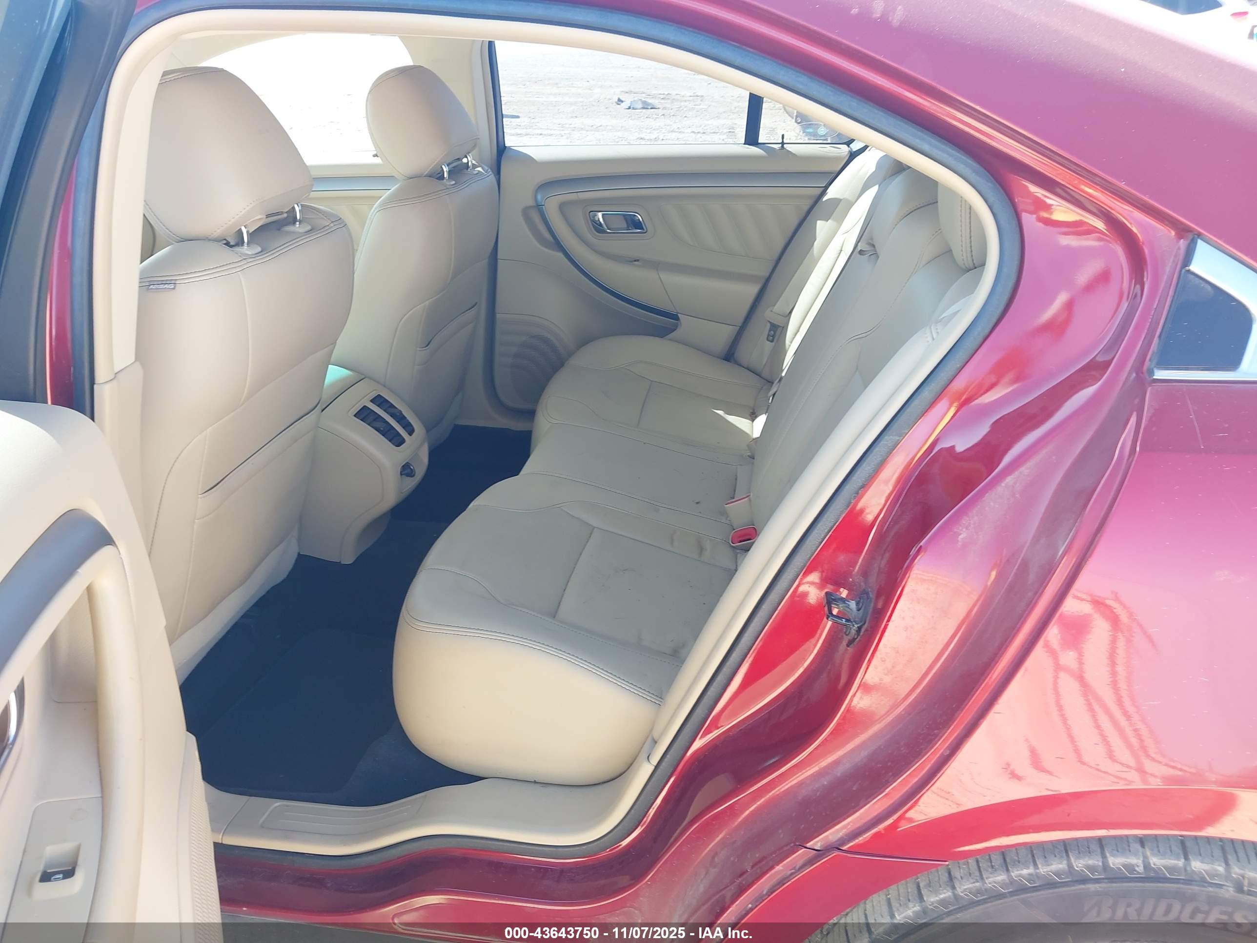FORD TAURUS image 8