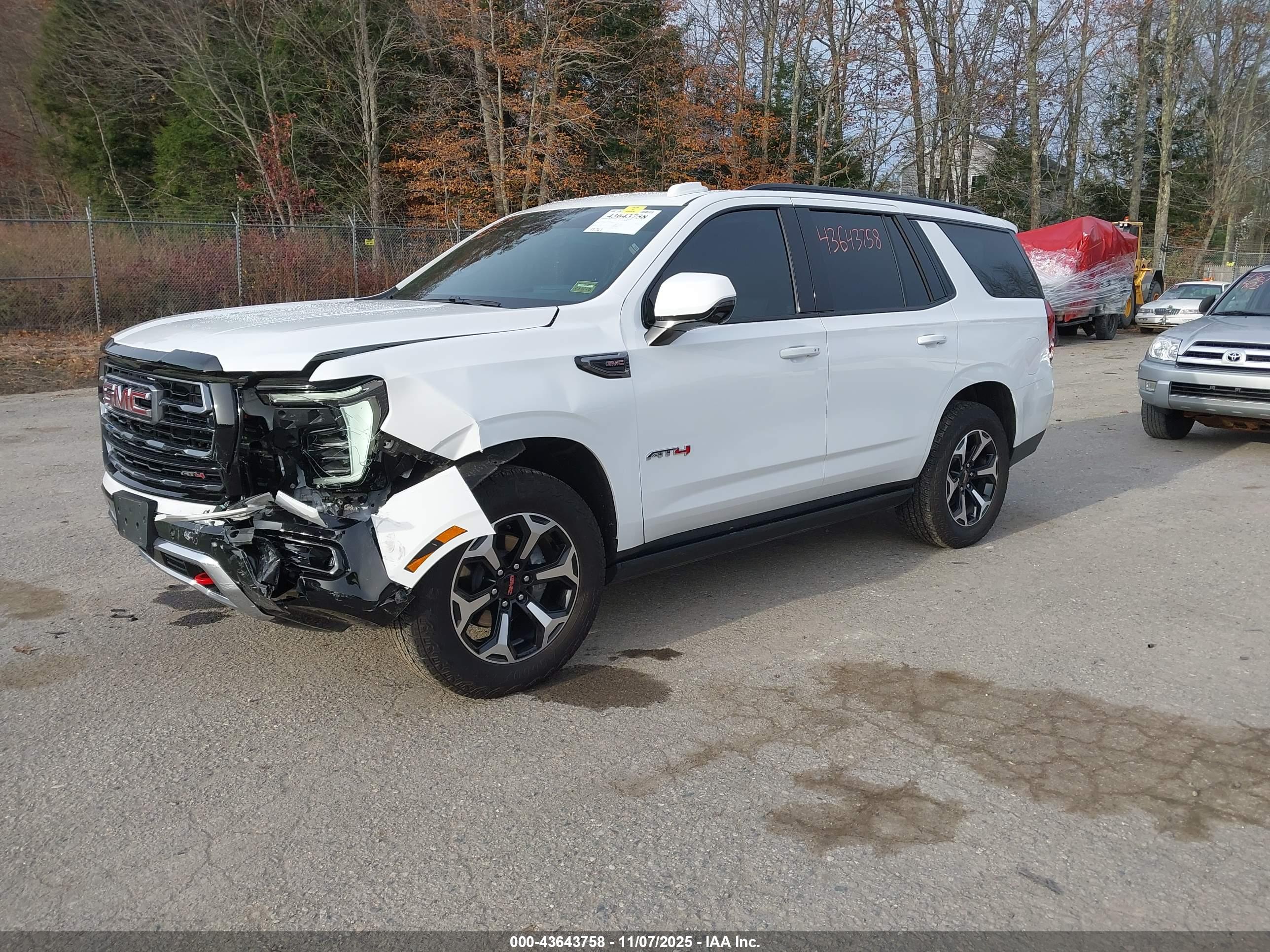GMC YUKON image 2