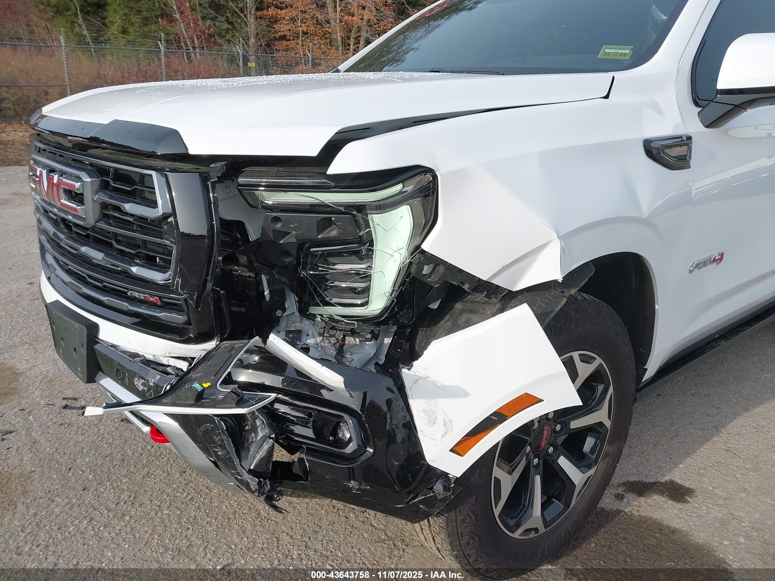 GMC YUKON image 6
