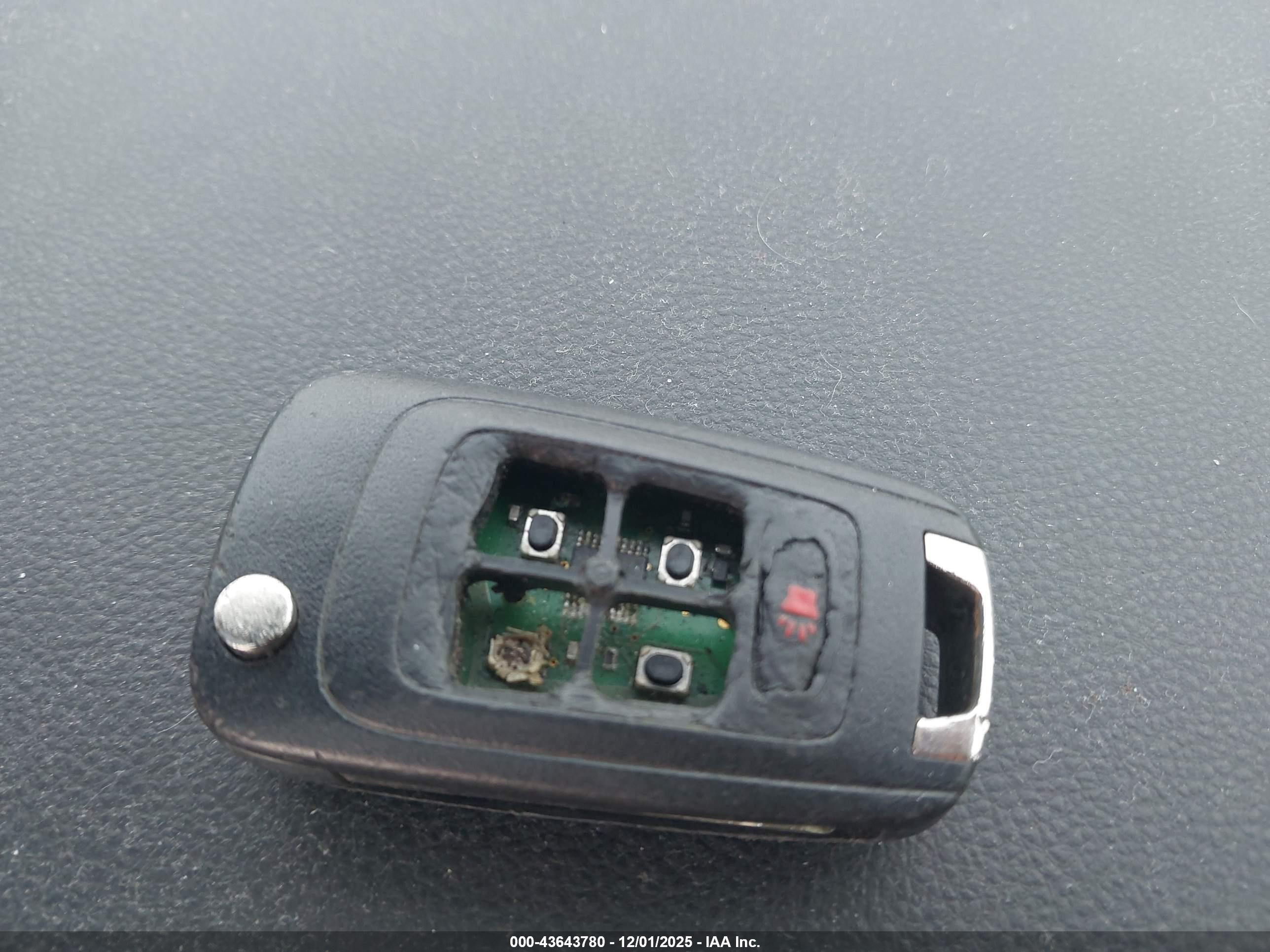 CHEVROLET EQUINOX image 11