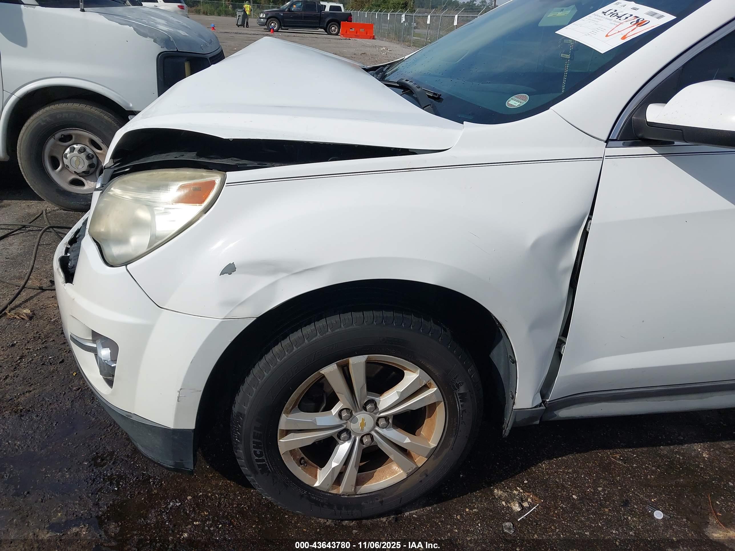 CHEVROLET EQUINOX image 6