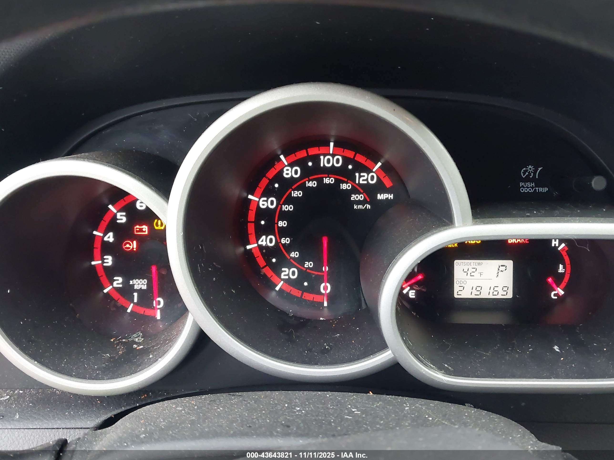 PONTIAC VIBE image 7