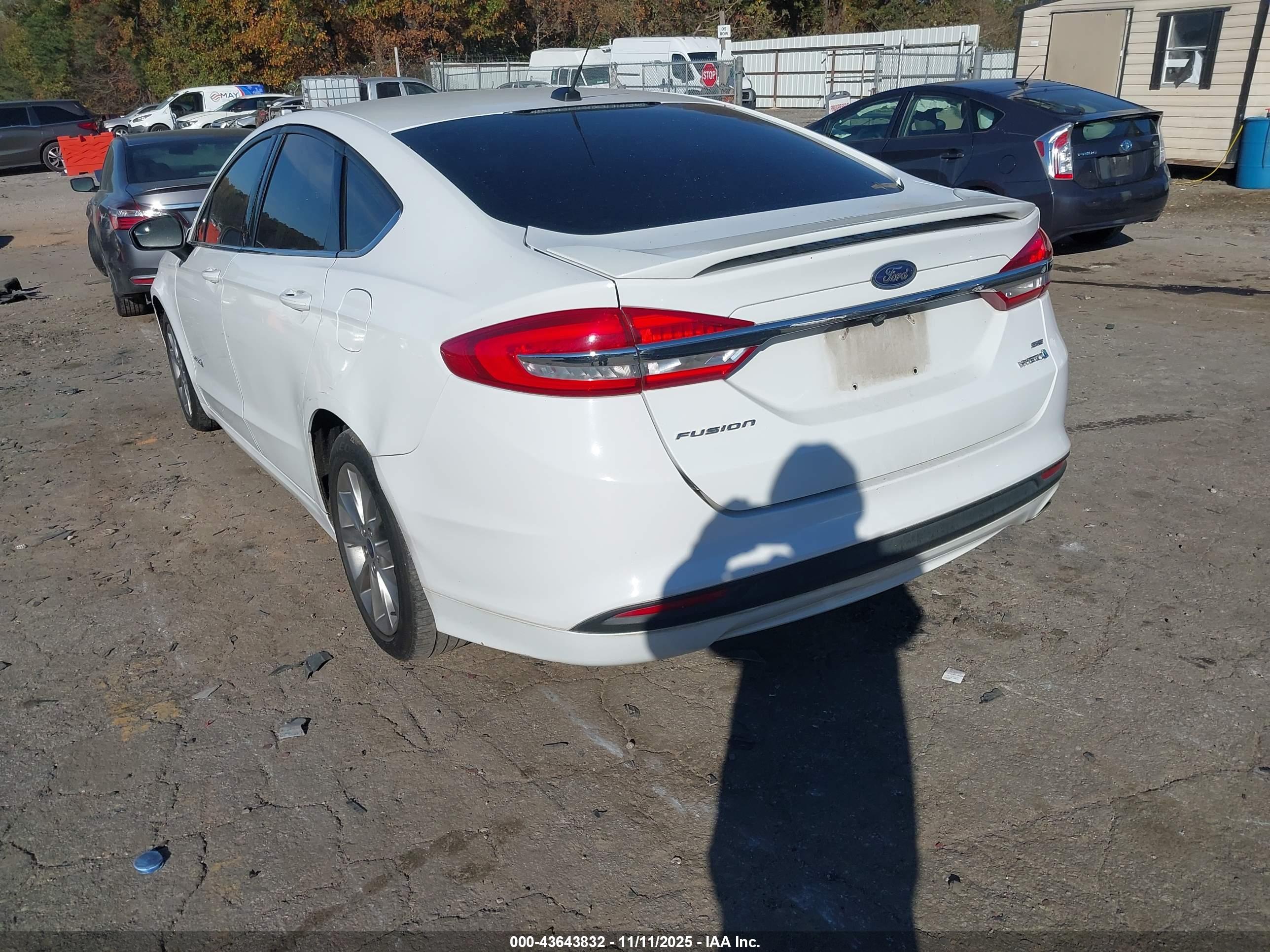 FORD FUSION image 3