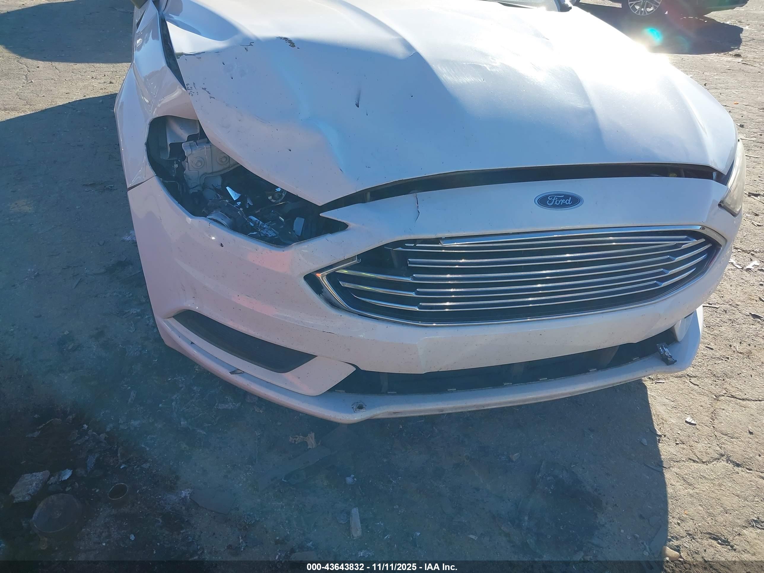 FORD FUSION image 6
