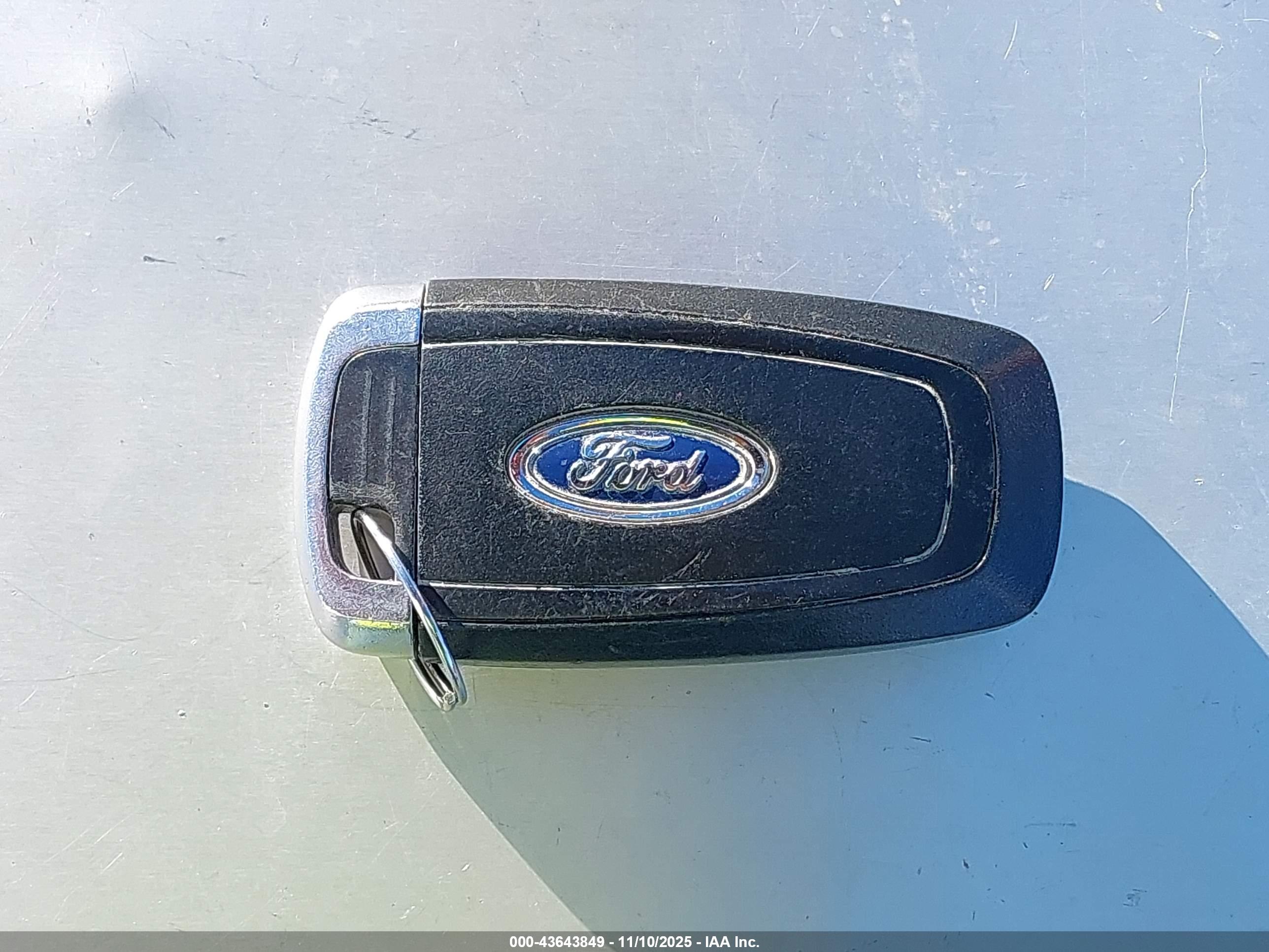 FORD FUSION image 11