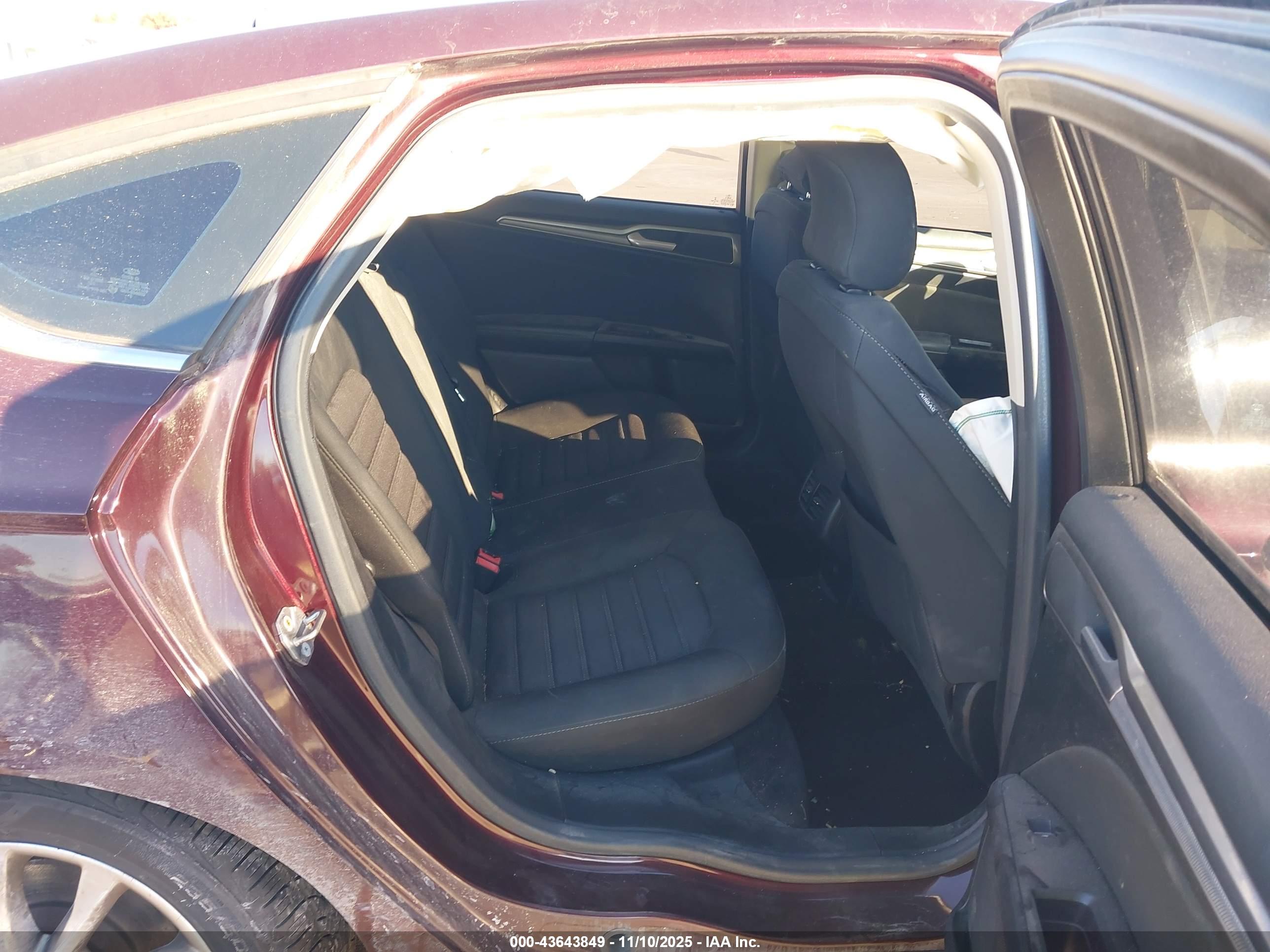 FORD FUSION image 8