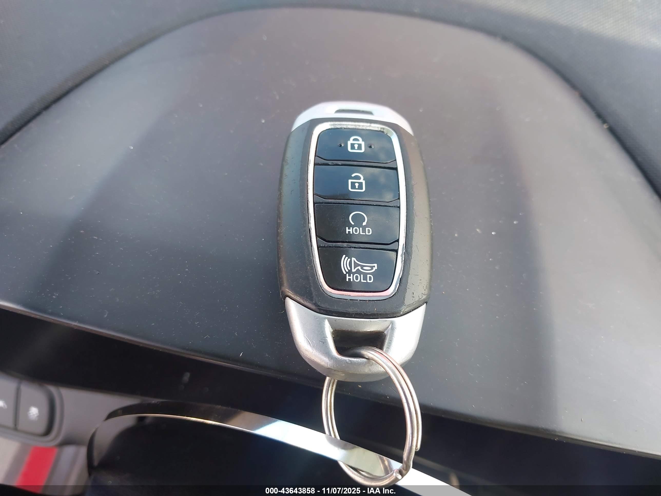 HYUNDAI VENUE image 11