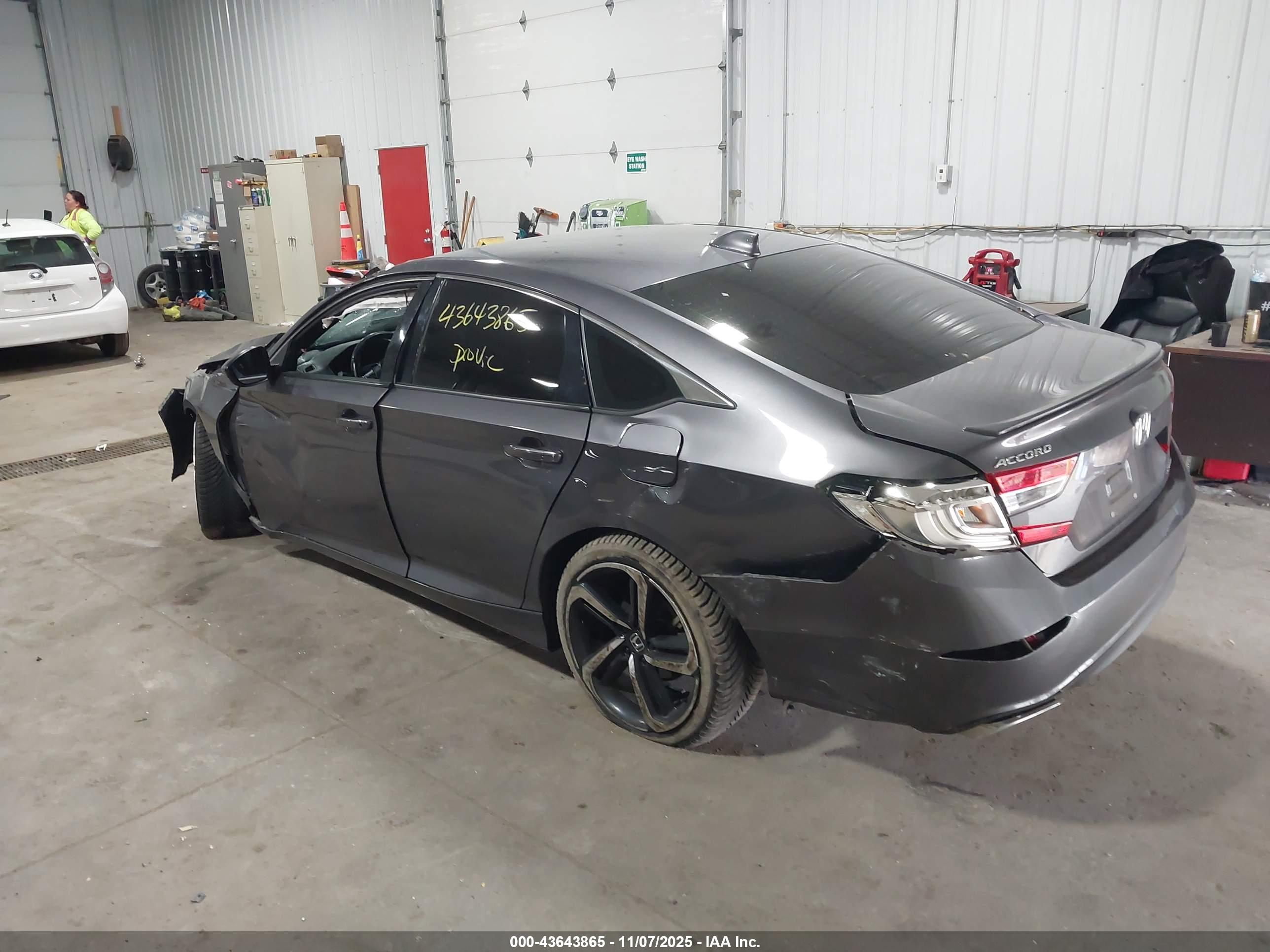 HONDA ACCORD image 3