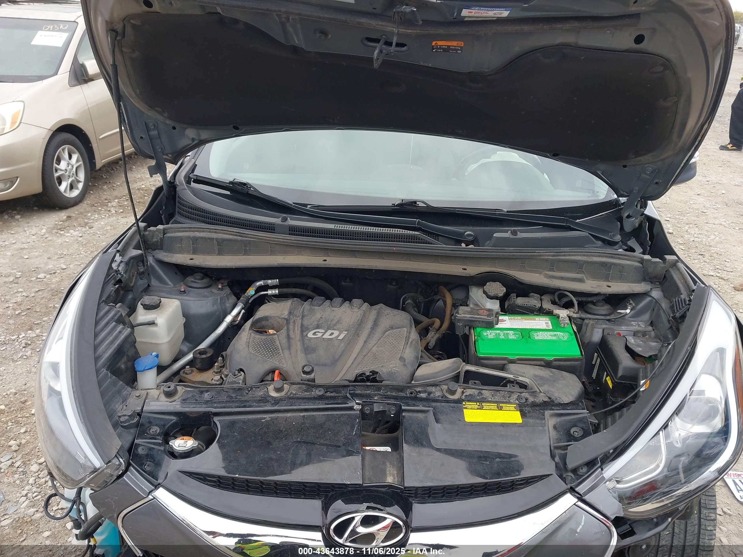 HYUNDAI TUCSON image 10