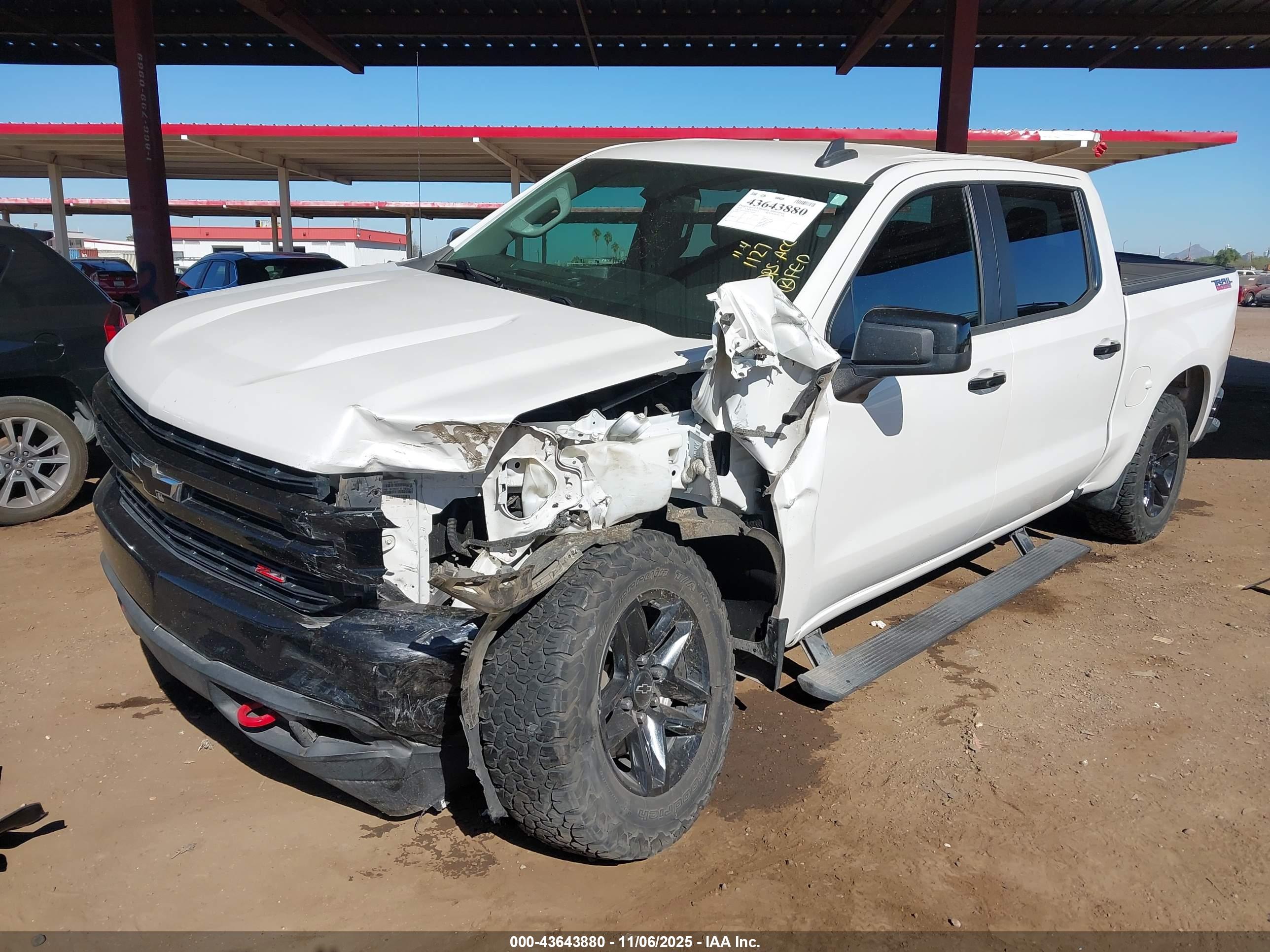 CHEVROLET SILVERADO image 2