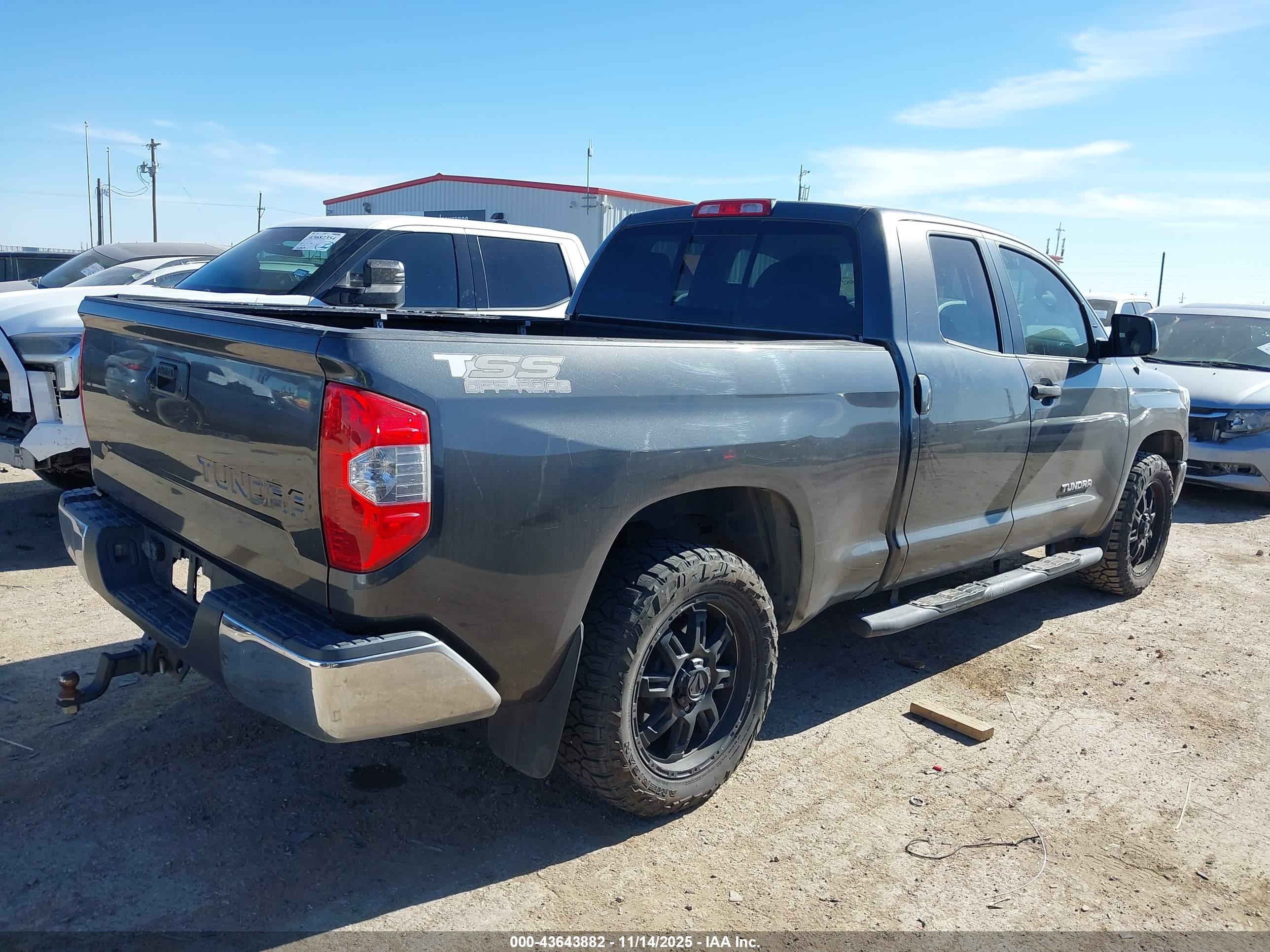 TOYOTA TUNDRA image 4