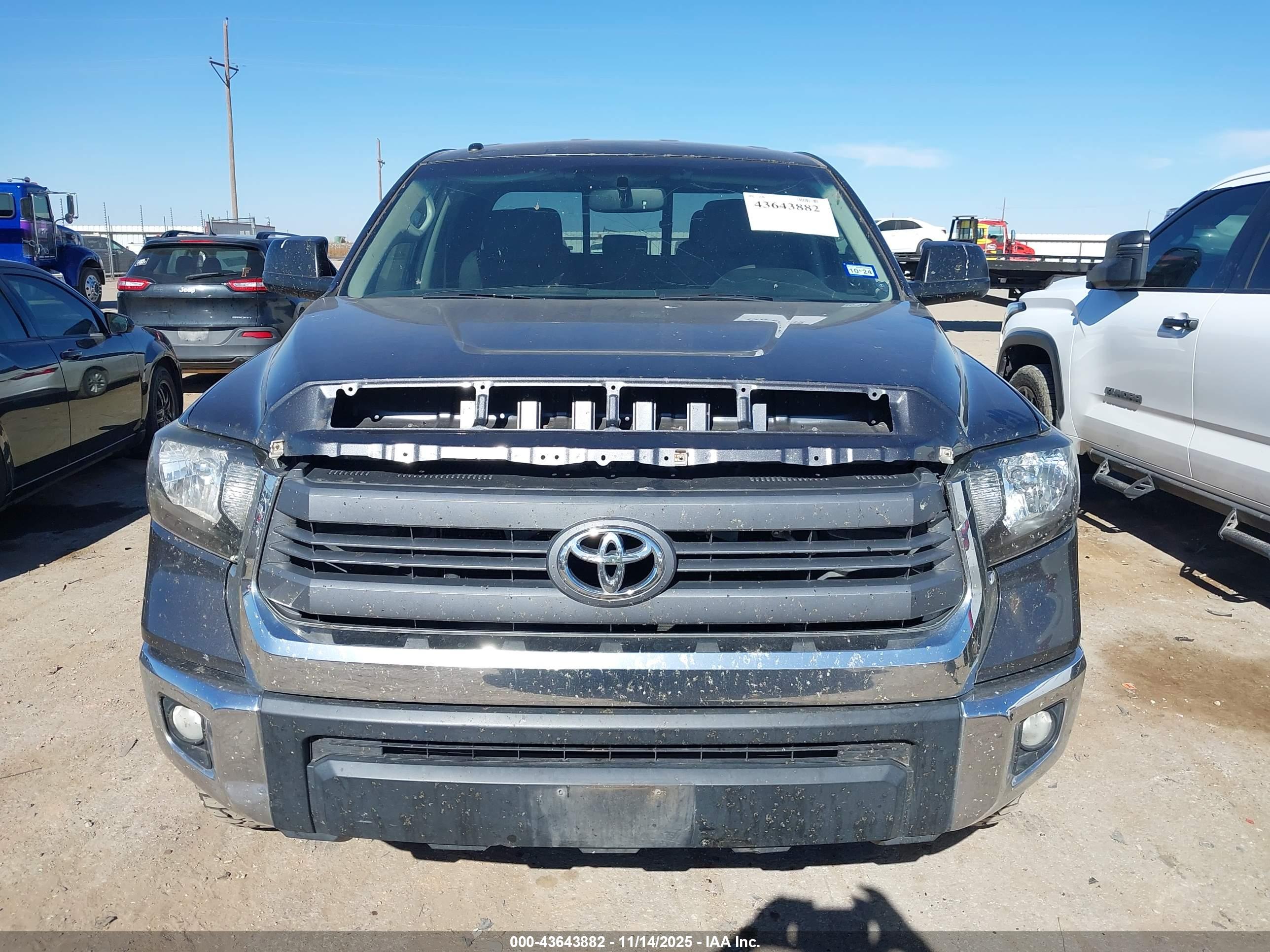 TOYOTA TUNDRA image 6