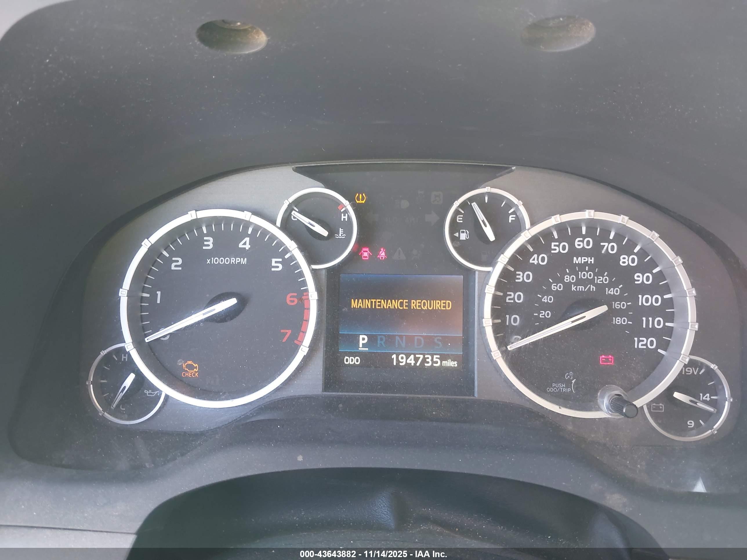 TOYOTA TUNDRA image 7