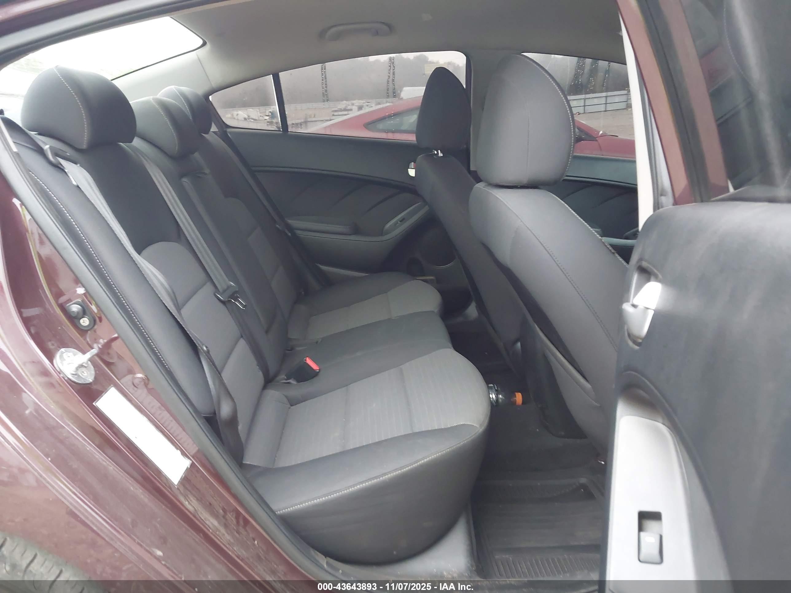 KIA FORTE image 8