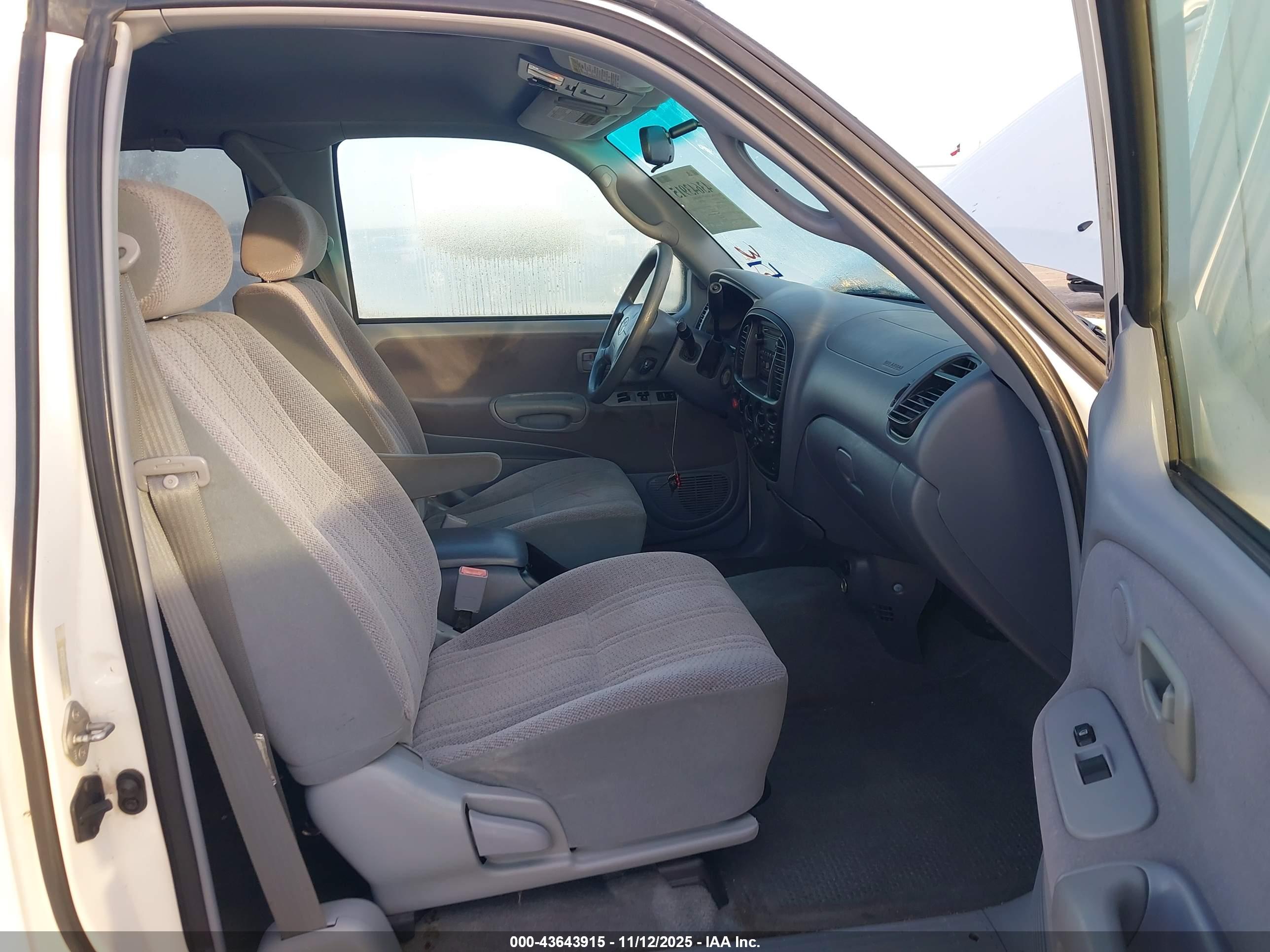 TOYOTA TUNDRA image 5