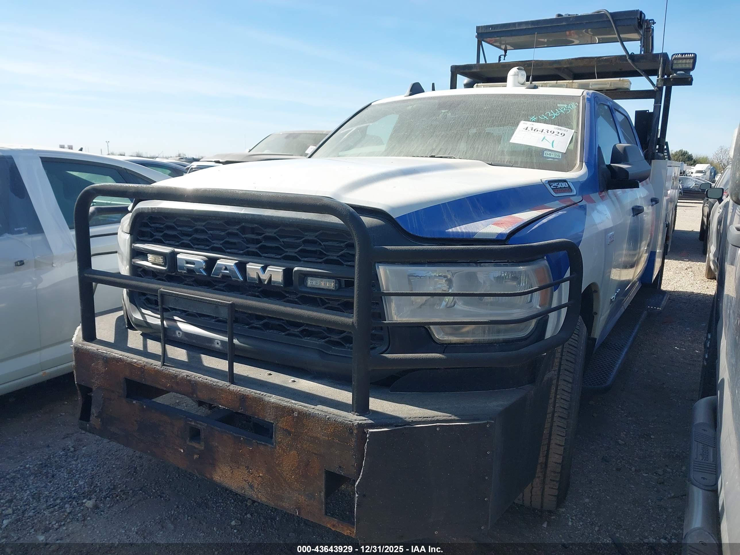 RAM 2500 image 2