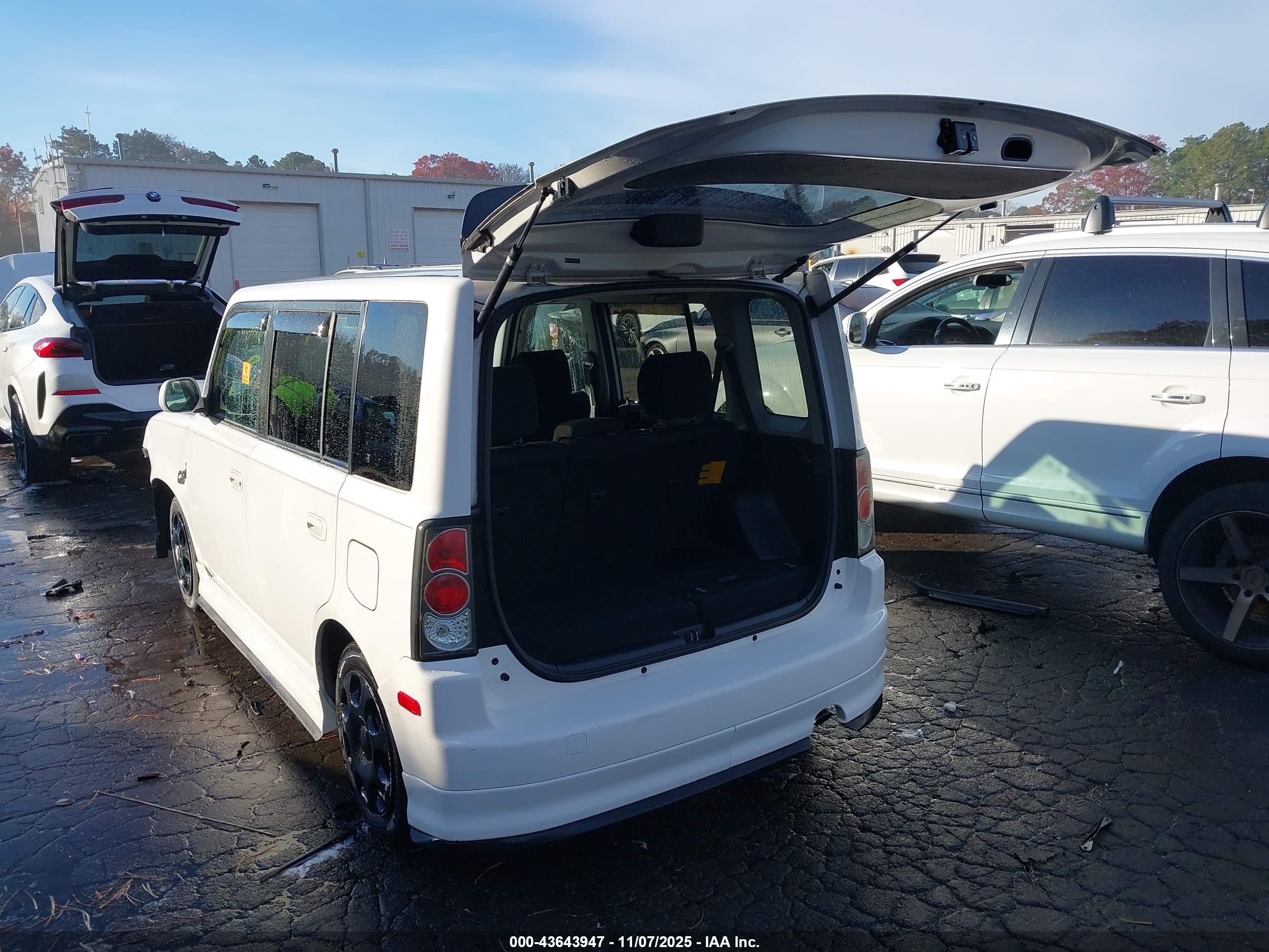 SCION XB image 3