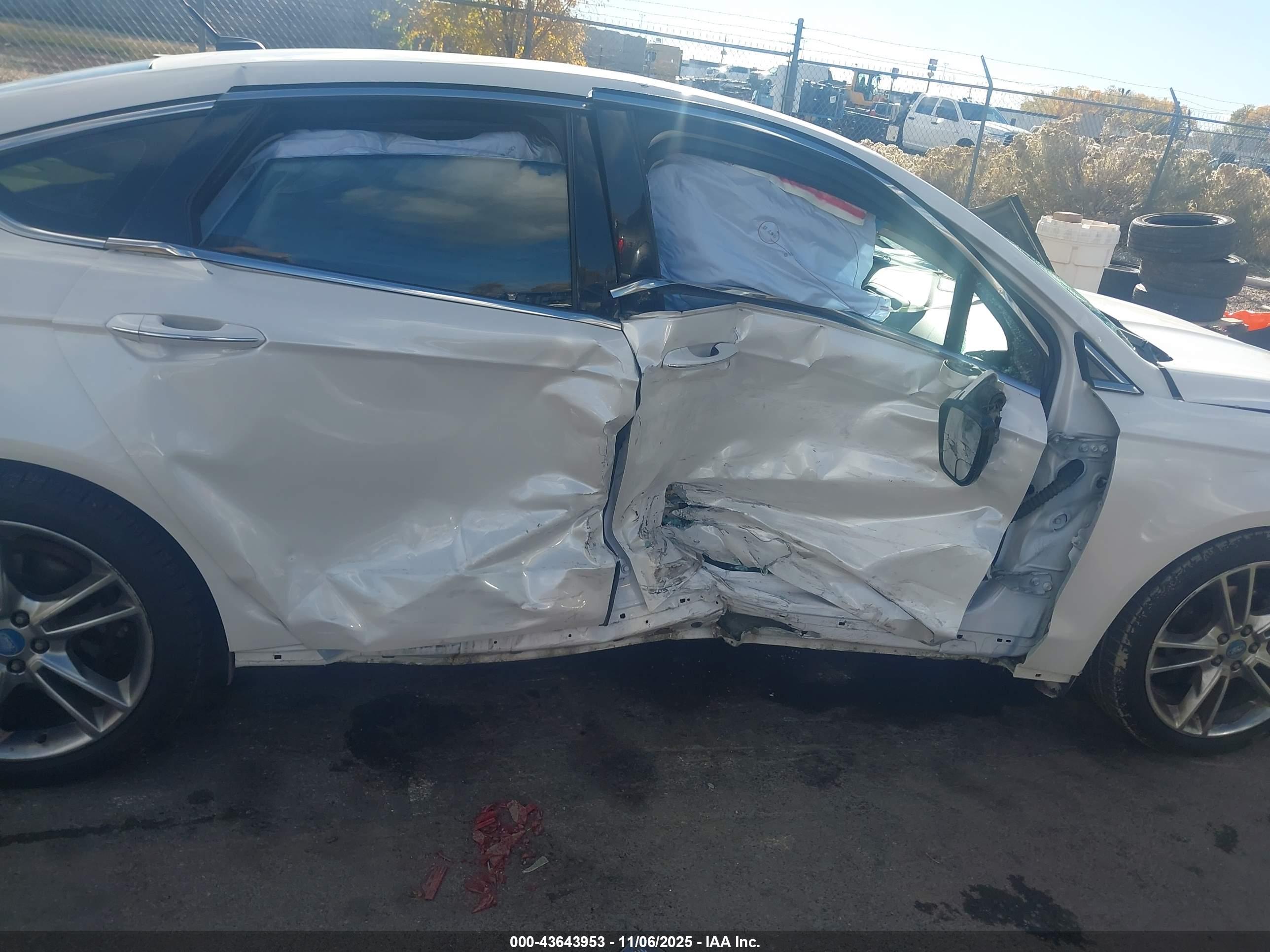 FORD FUSION image 6