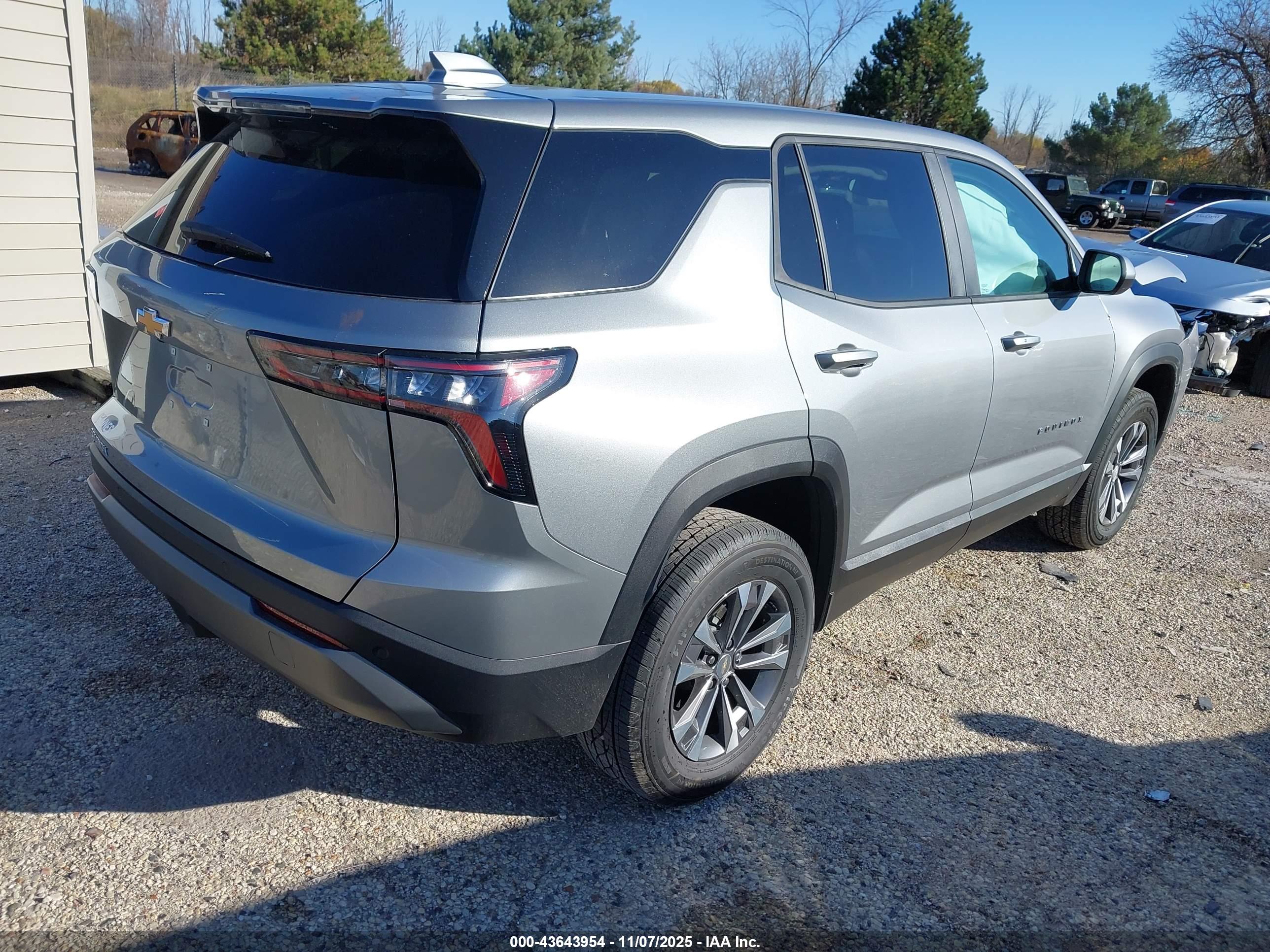 CHEVROLET EQUINOX image 4