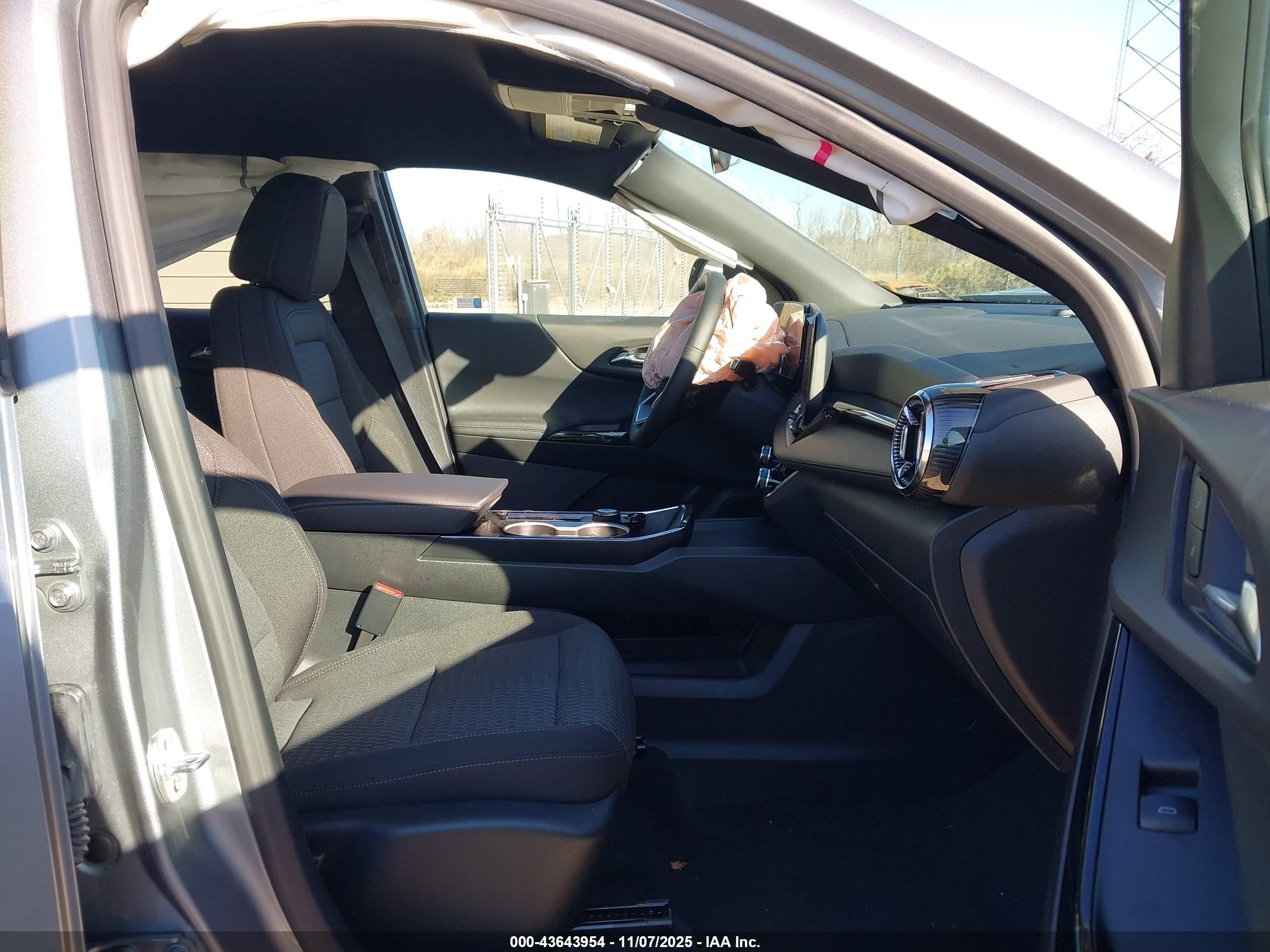 CHEVROLET EQUINOX image 5