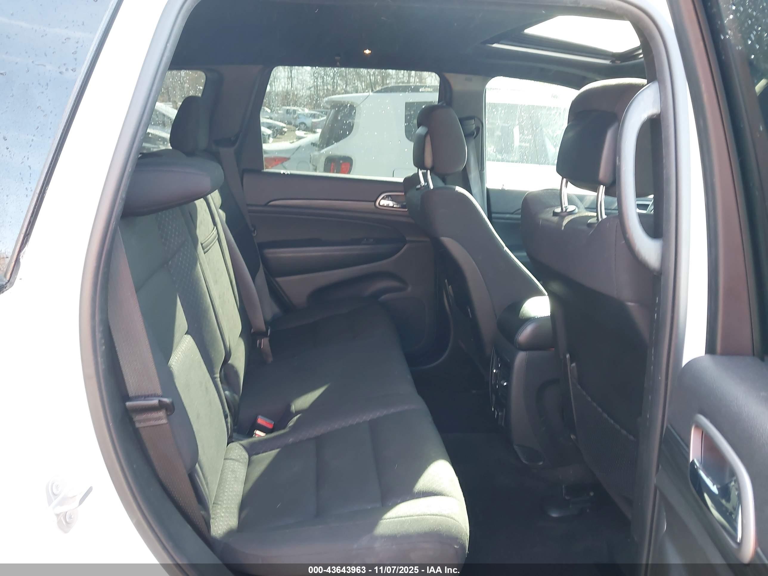 JEEP GRAND image 8