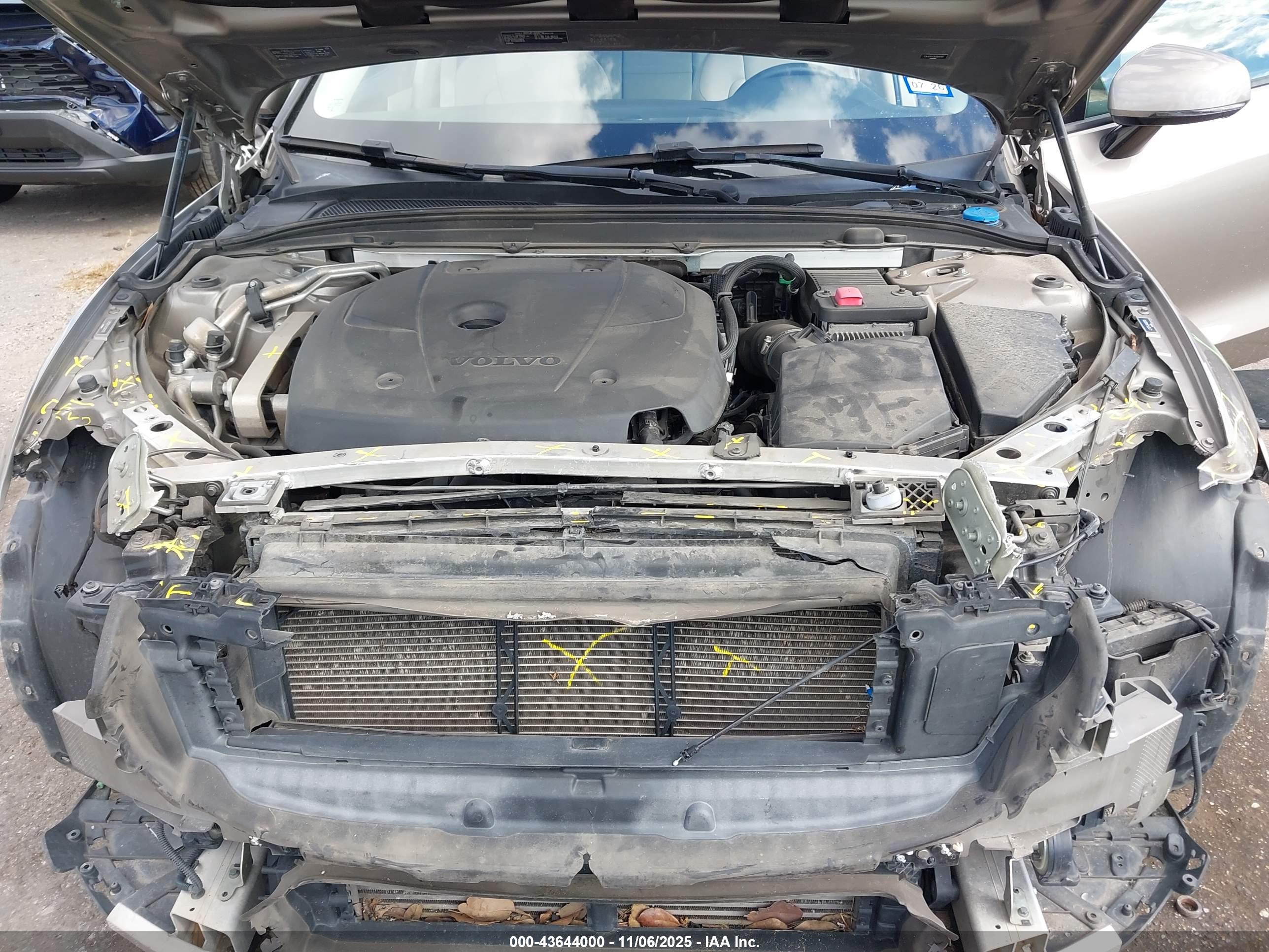 VOLVO S60 image 10