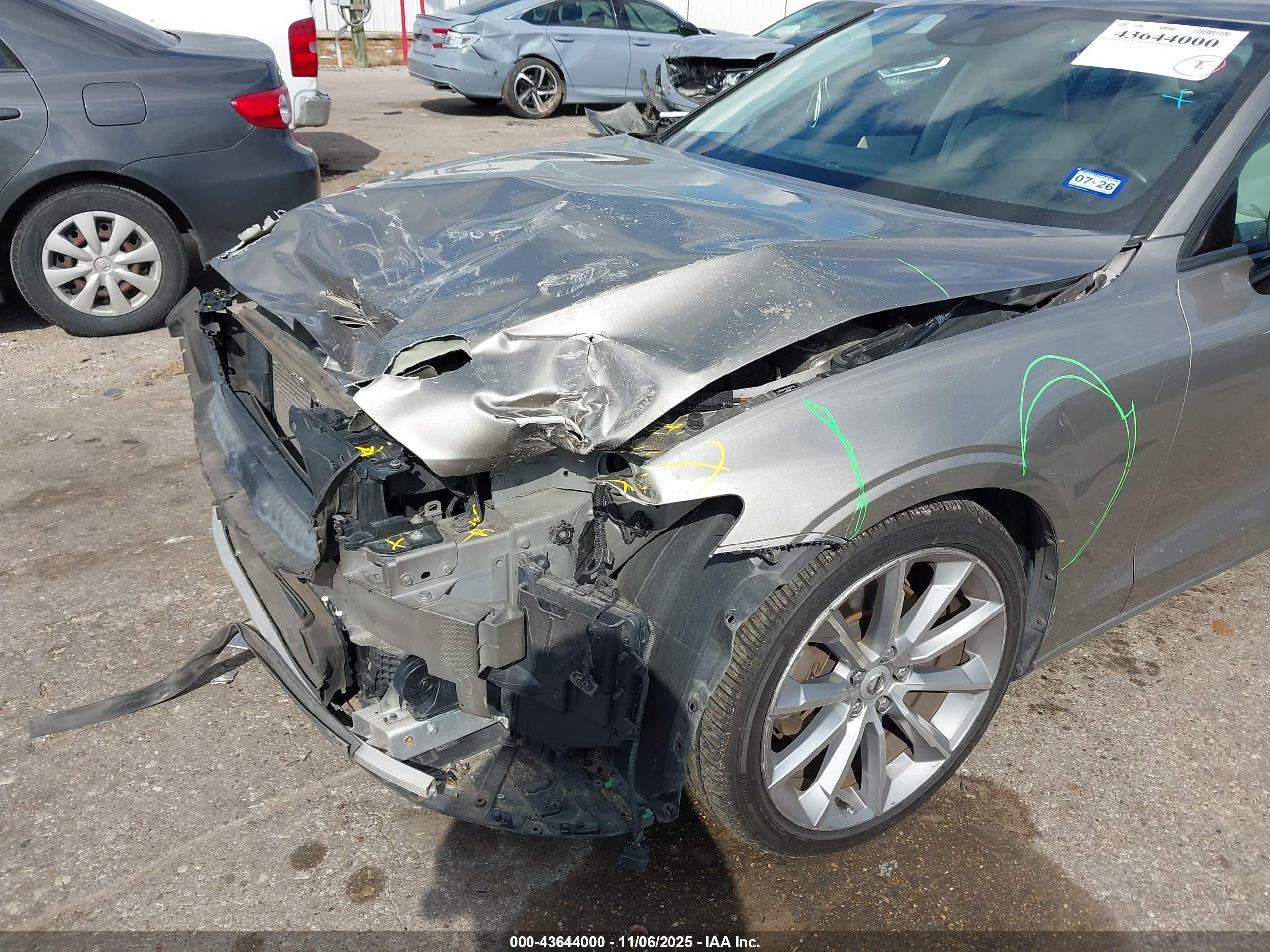 VOLVO S60 image 6