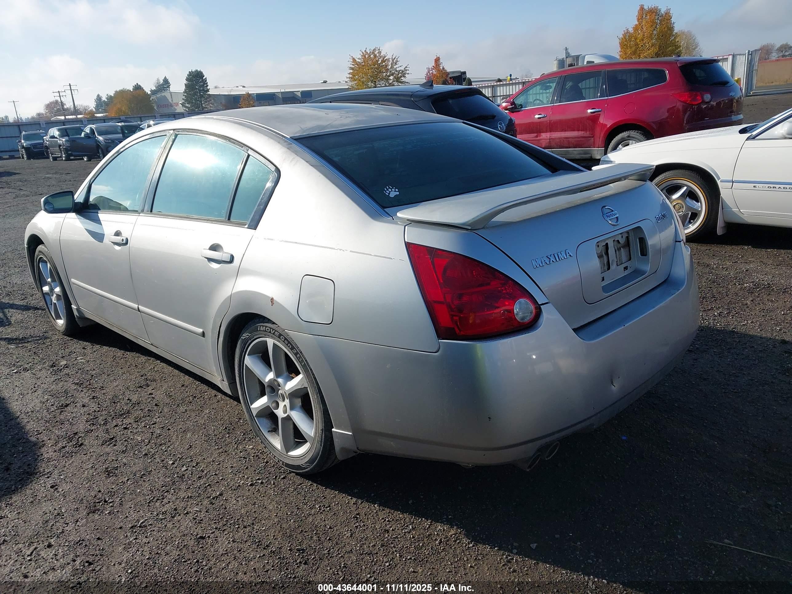 NISSAN MAXIMA image 3