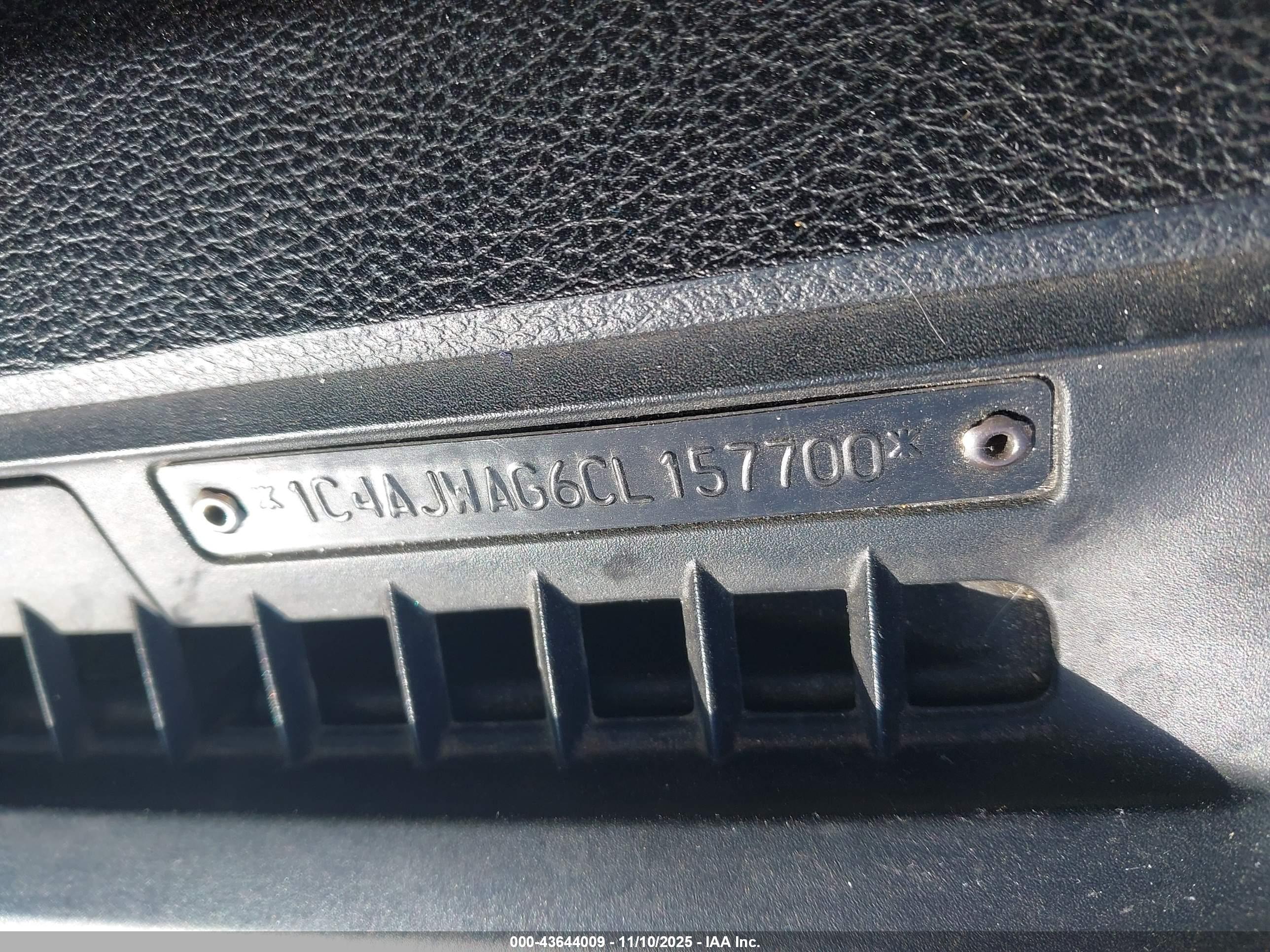 JEEP WRANGLER image 9