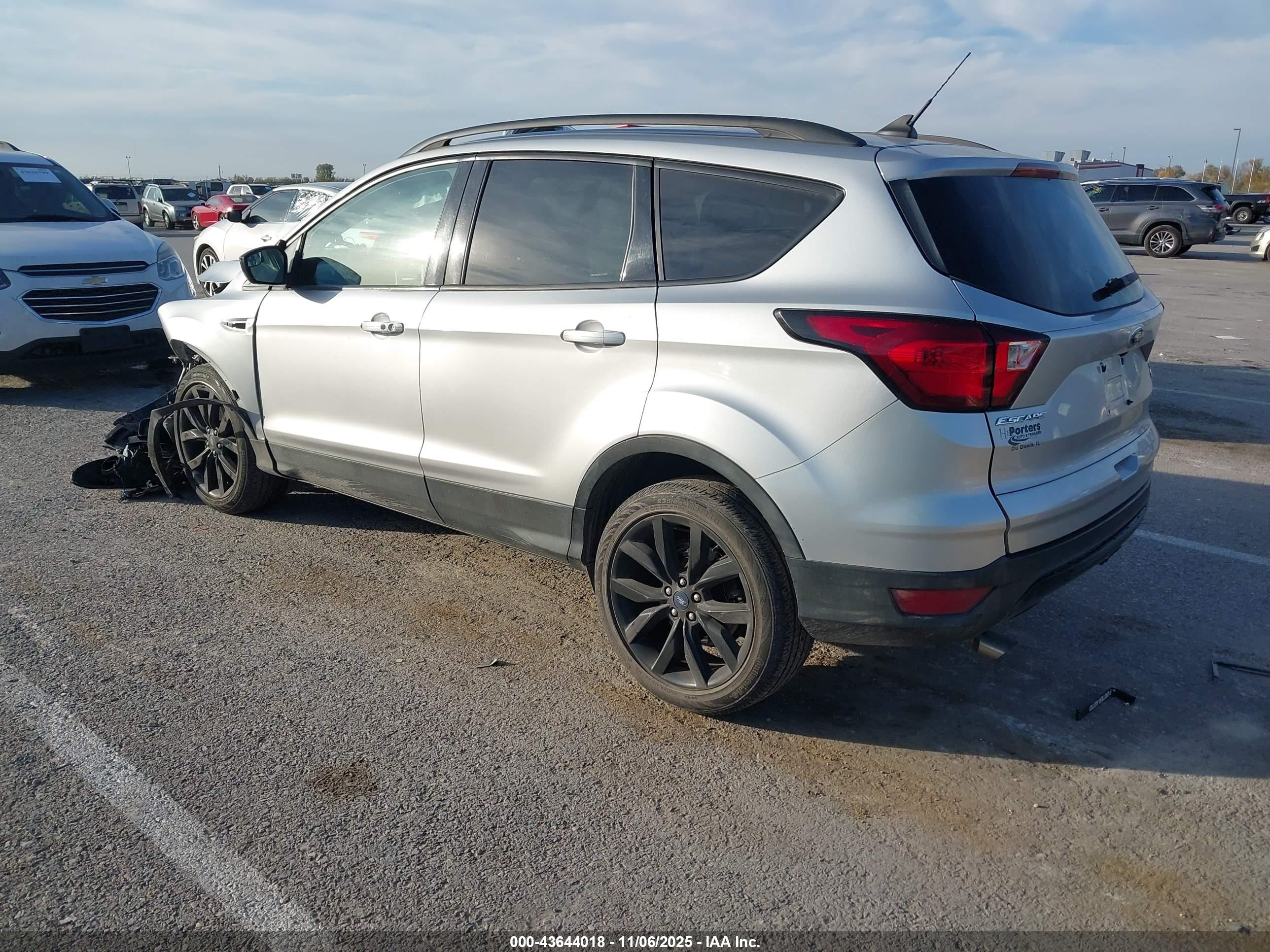 FORD ESCAPE image 3