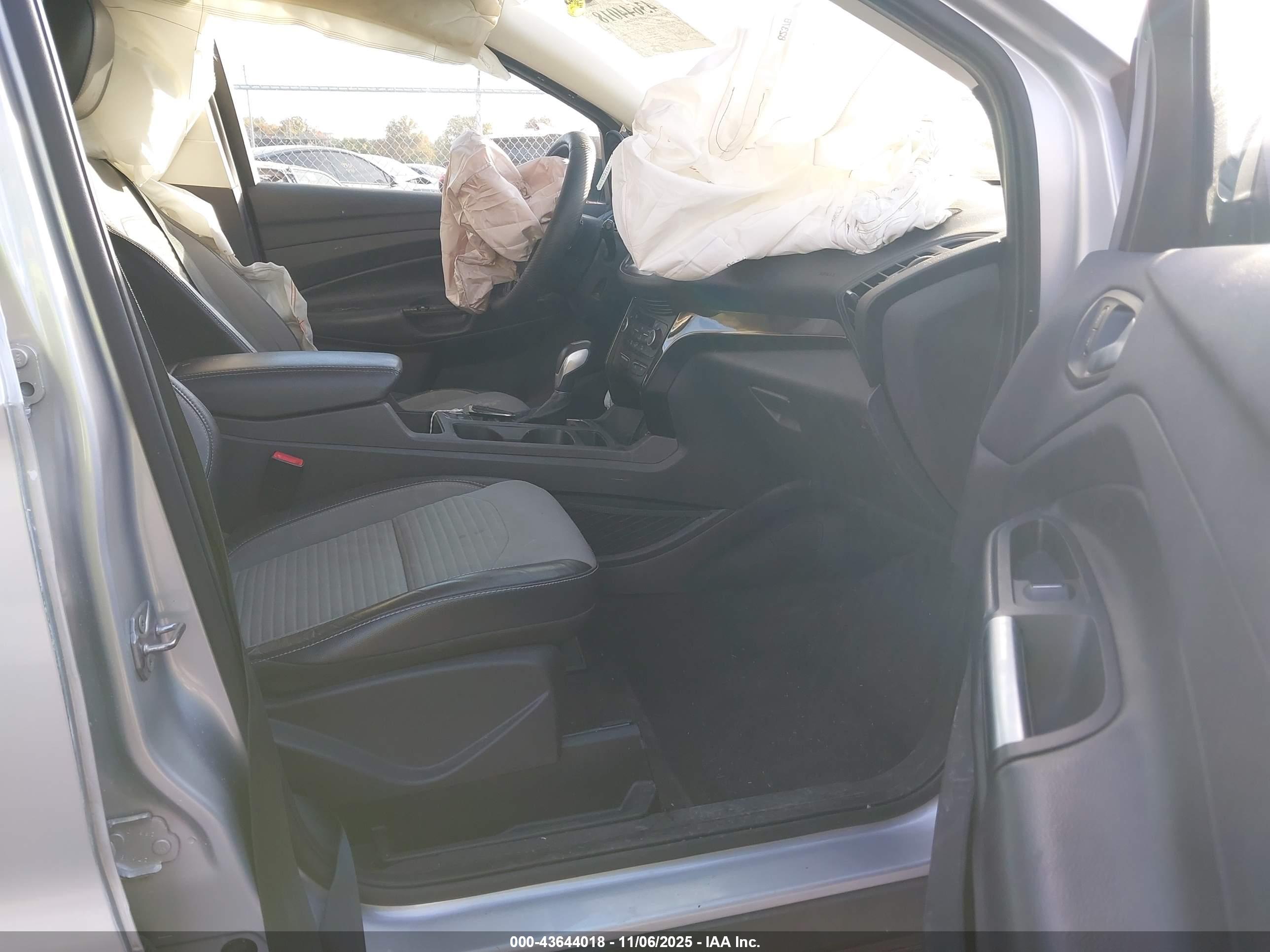 FORD ESCAPE image 5