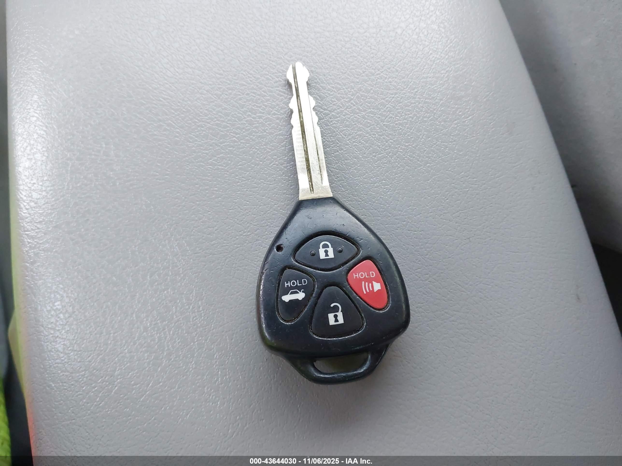 TOYOTA CAMRY image 11