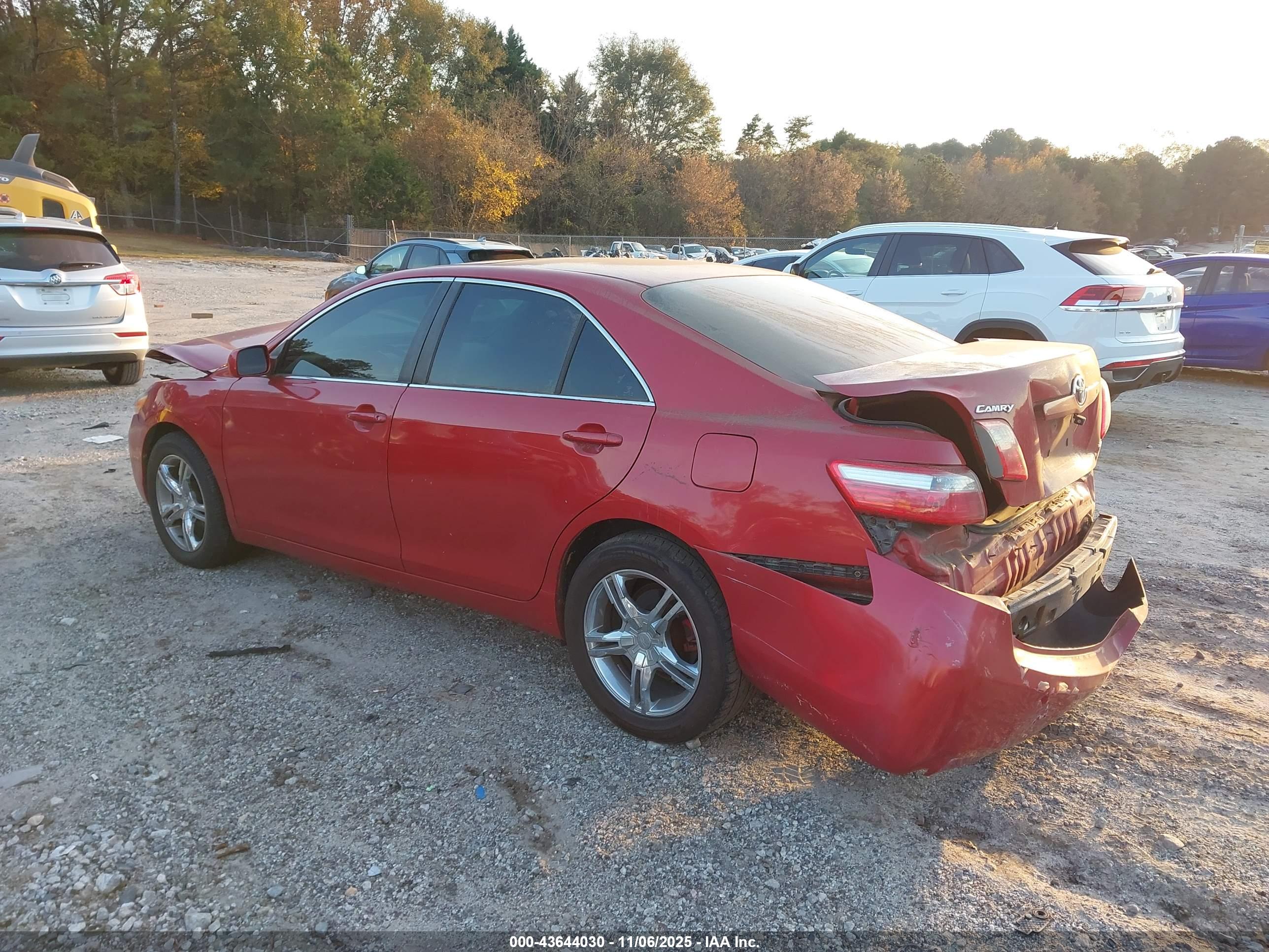 TOYOTA CAMRY image 3