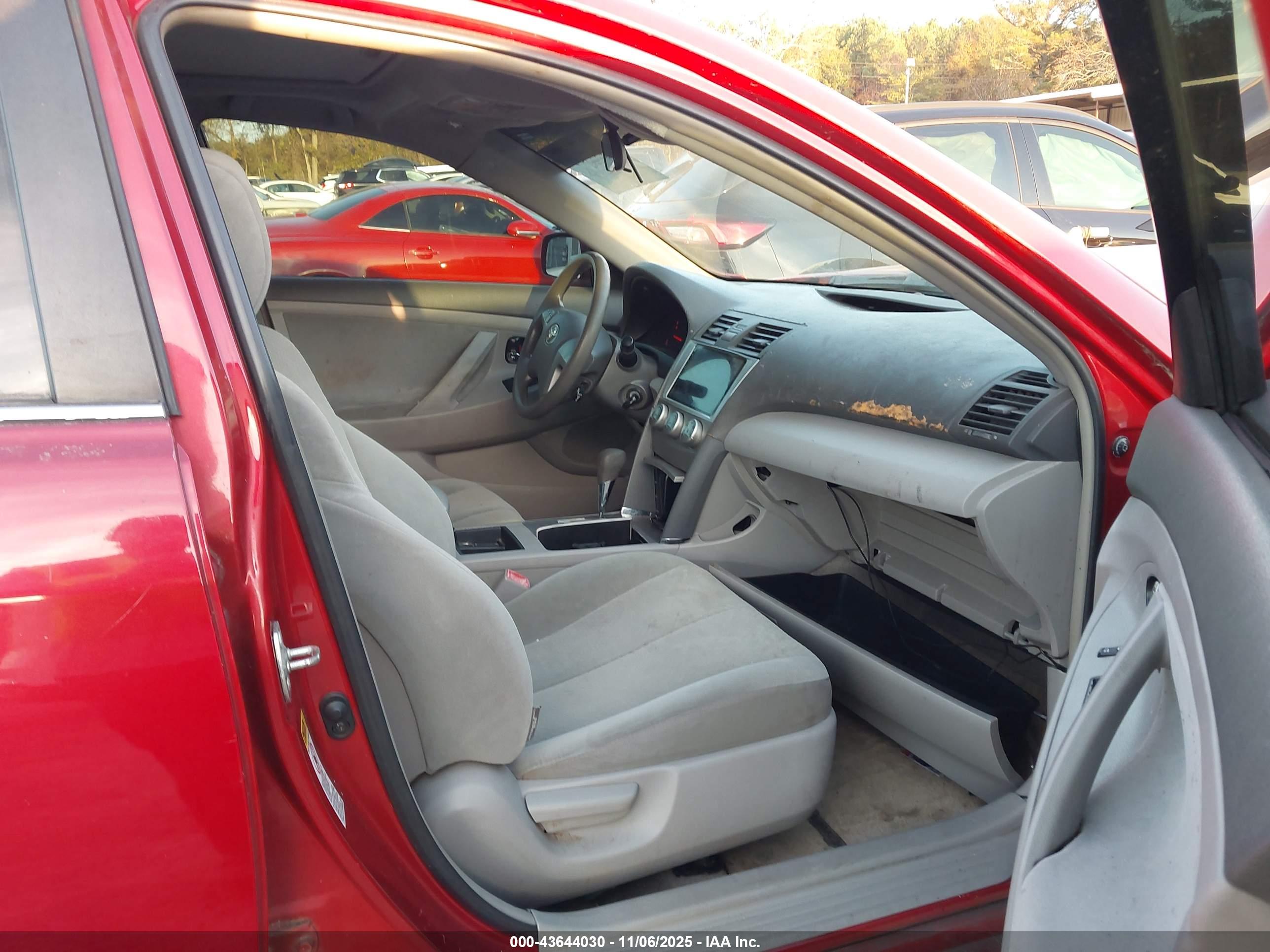 TOYOTA CAMRY image 5